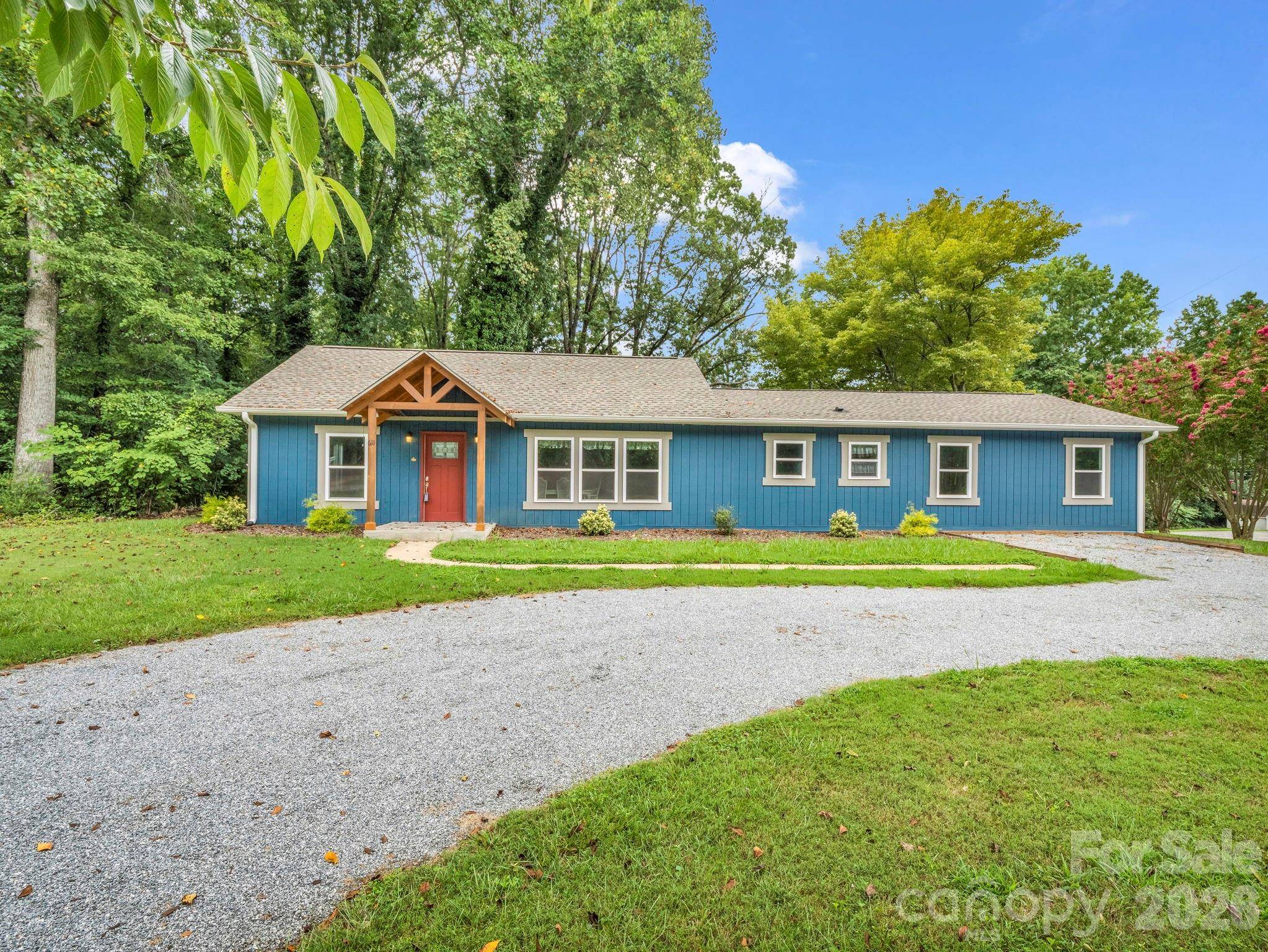 611 Peniel RD, Columbus, NC 28722