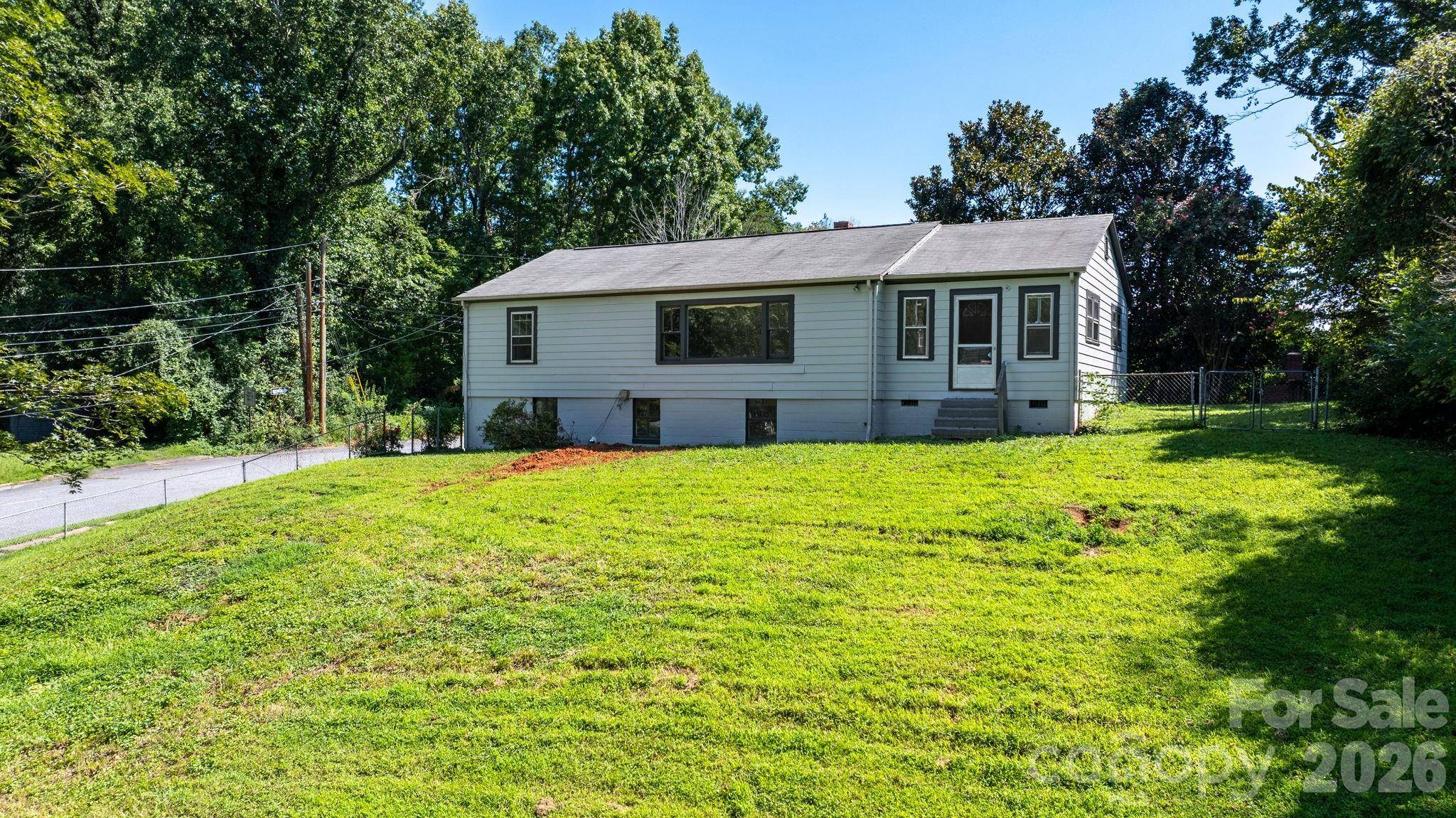 101 Harris DR #8, Morganton, NC 28655