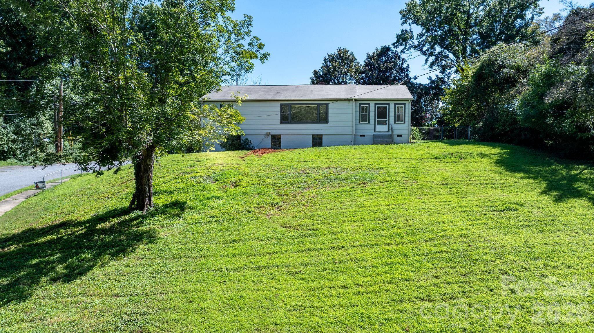 101 Harris DR #8, Morganton, NC 28655