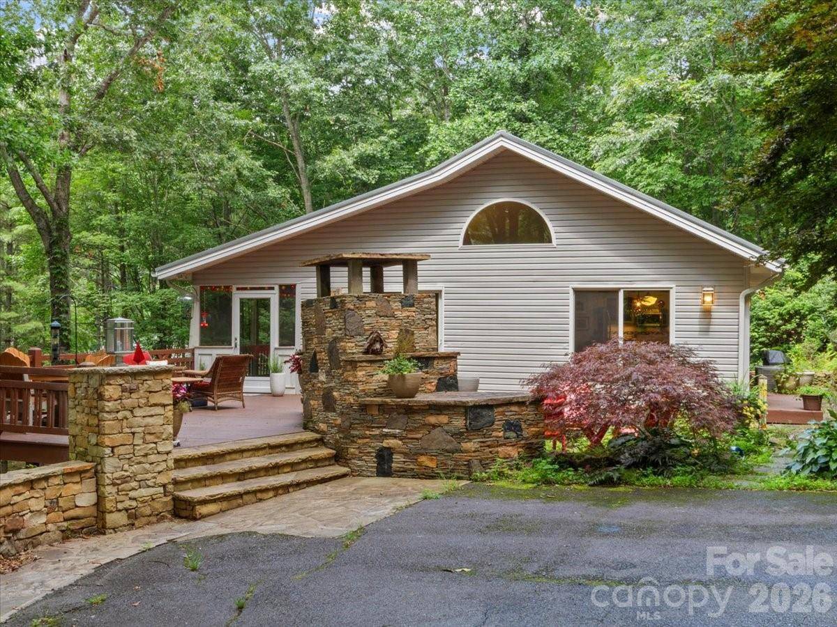 30 Kalmia CV, Burnsville, NC 28714