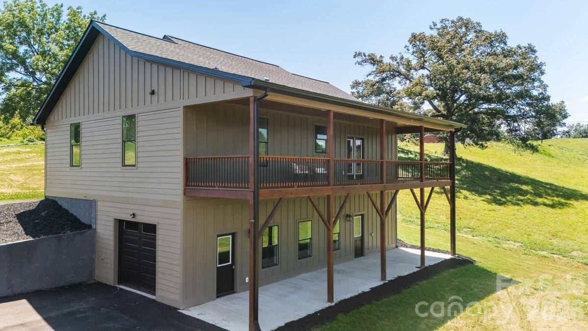 30 Johnny Roberts RD, Alexander, NC 28701
