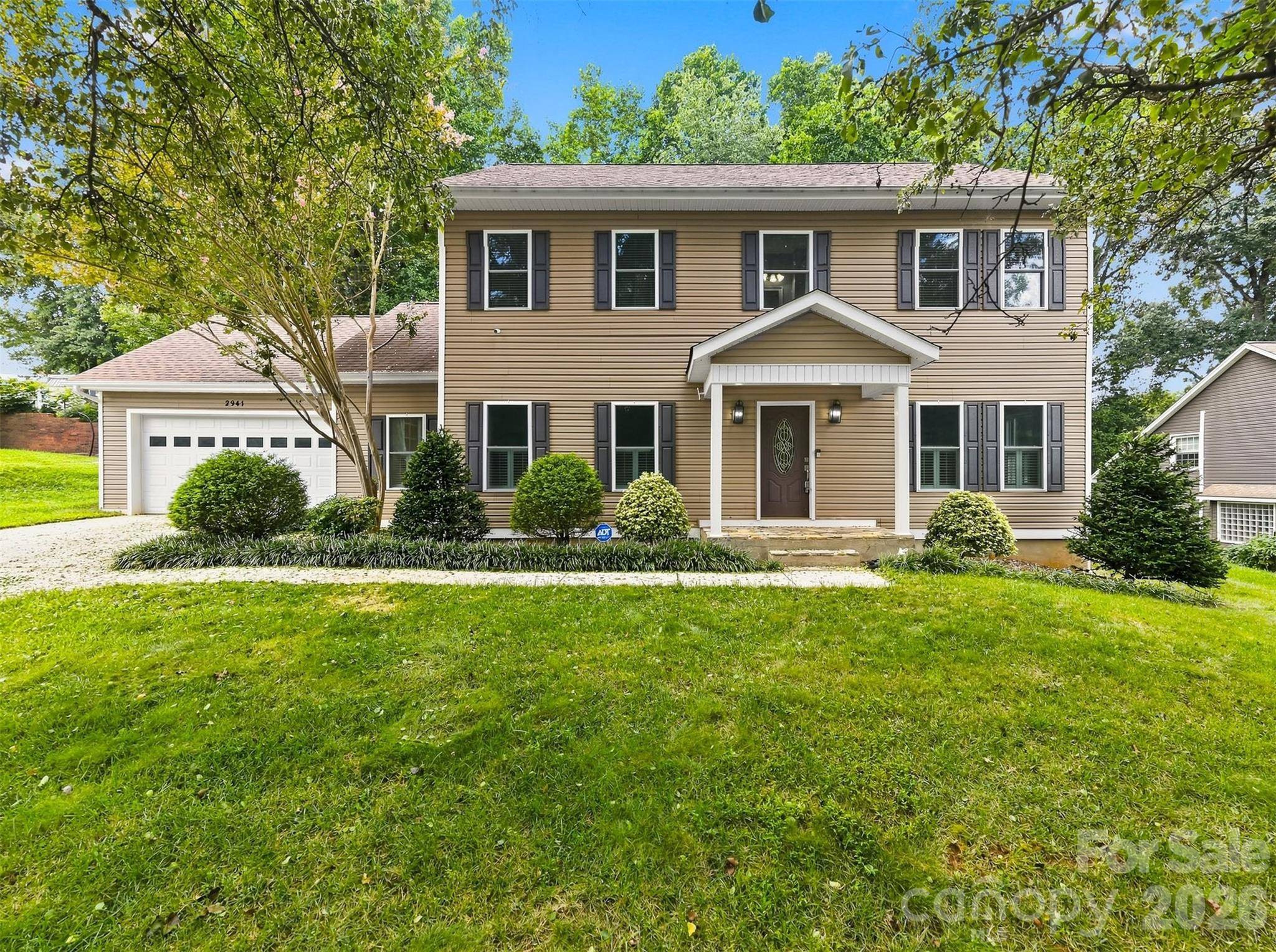 2941 8th Street CT NE, Hickory, NC 28601