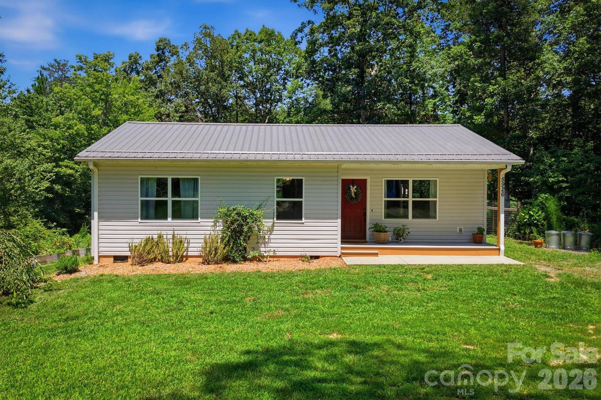 5926 Dysartsville RD, Morganton, NC 28655