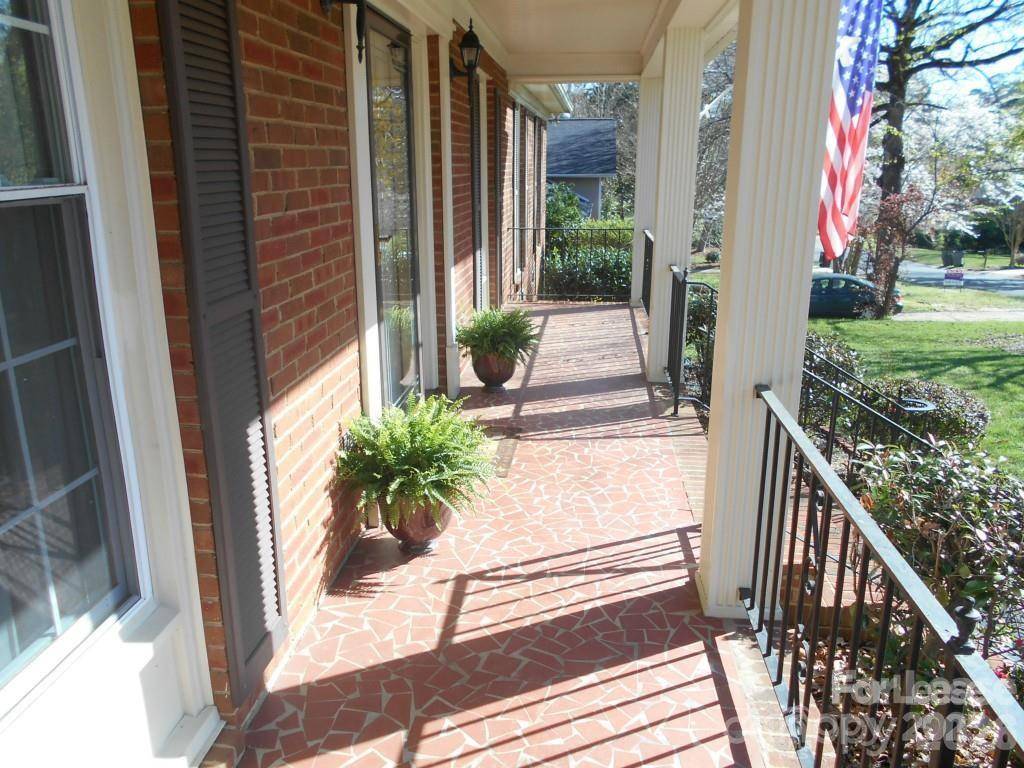 1330 E Barden RD, Charlotte, NC 28226