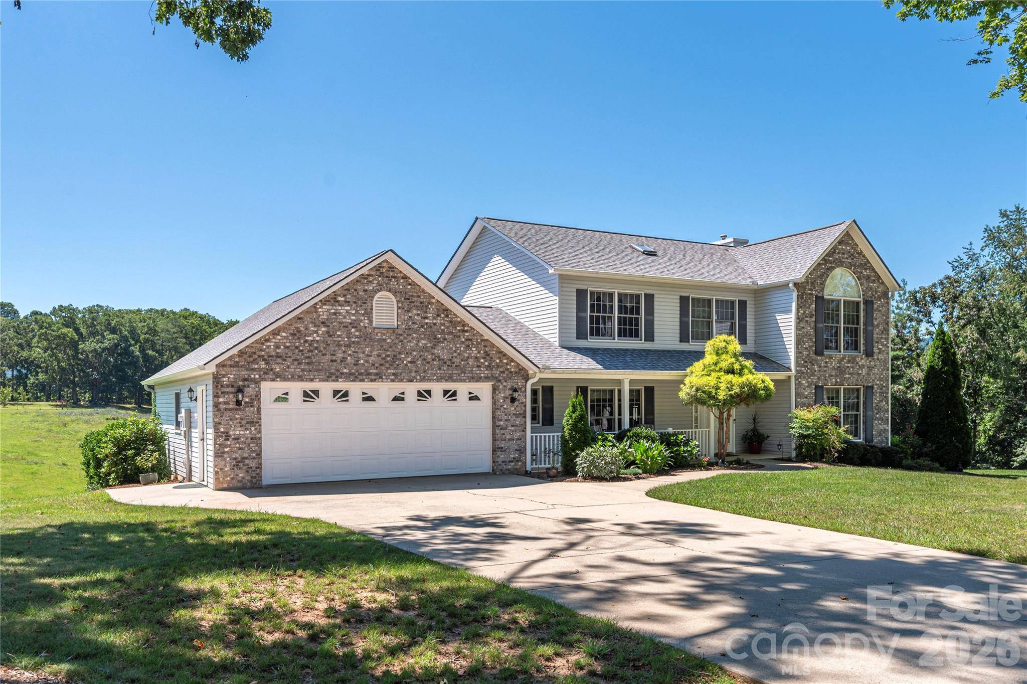 35 Forest Knoll DR, Weaverville, NC 28787