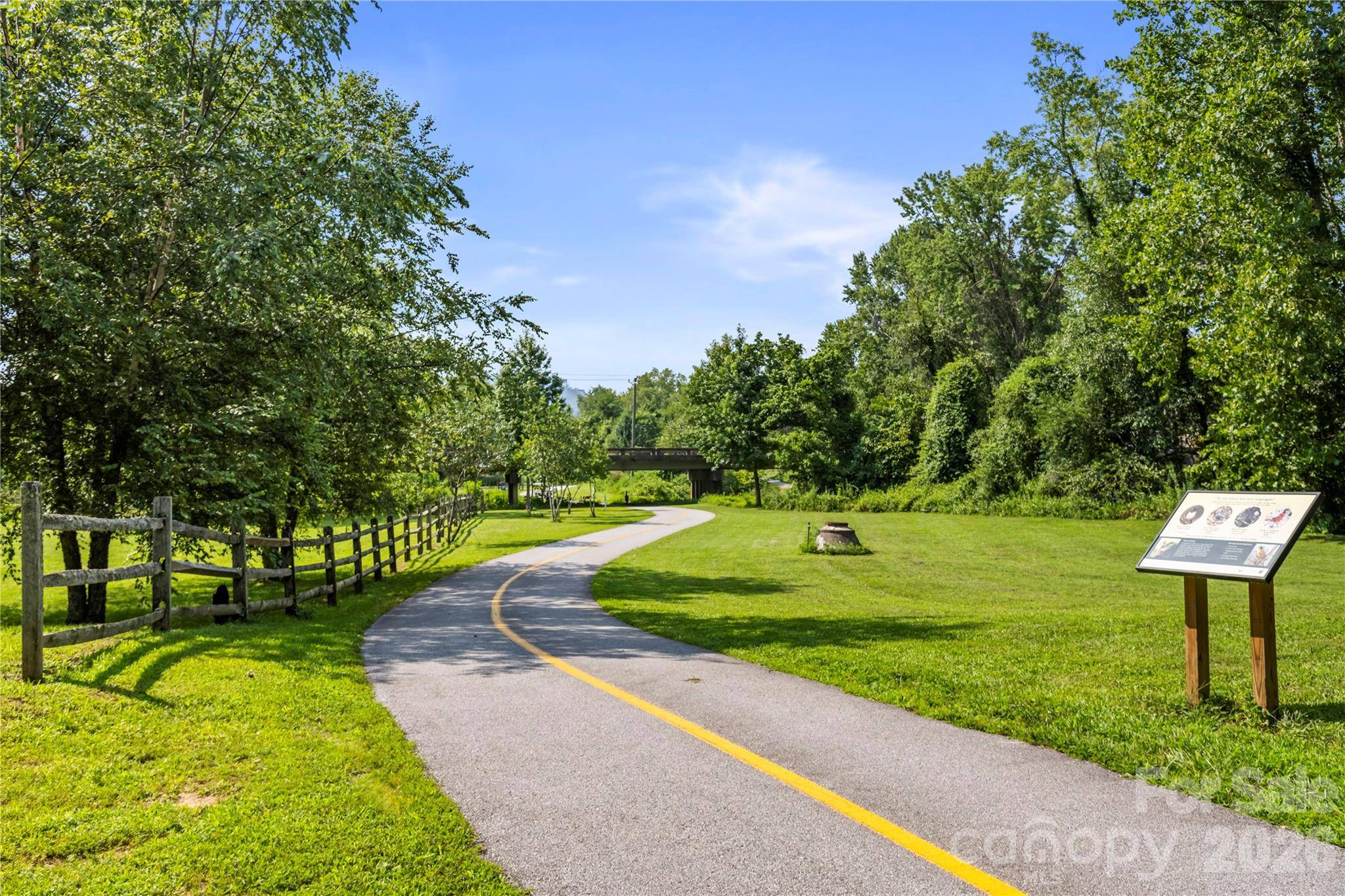 12 S Martha Kate DR #21, Hendersonville, NC 28792