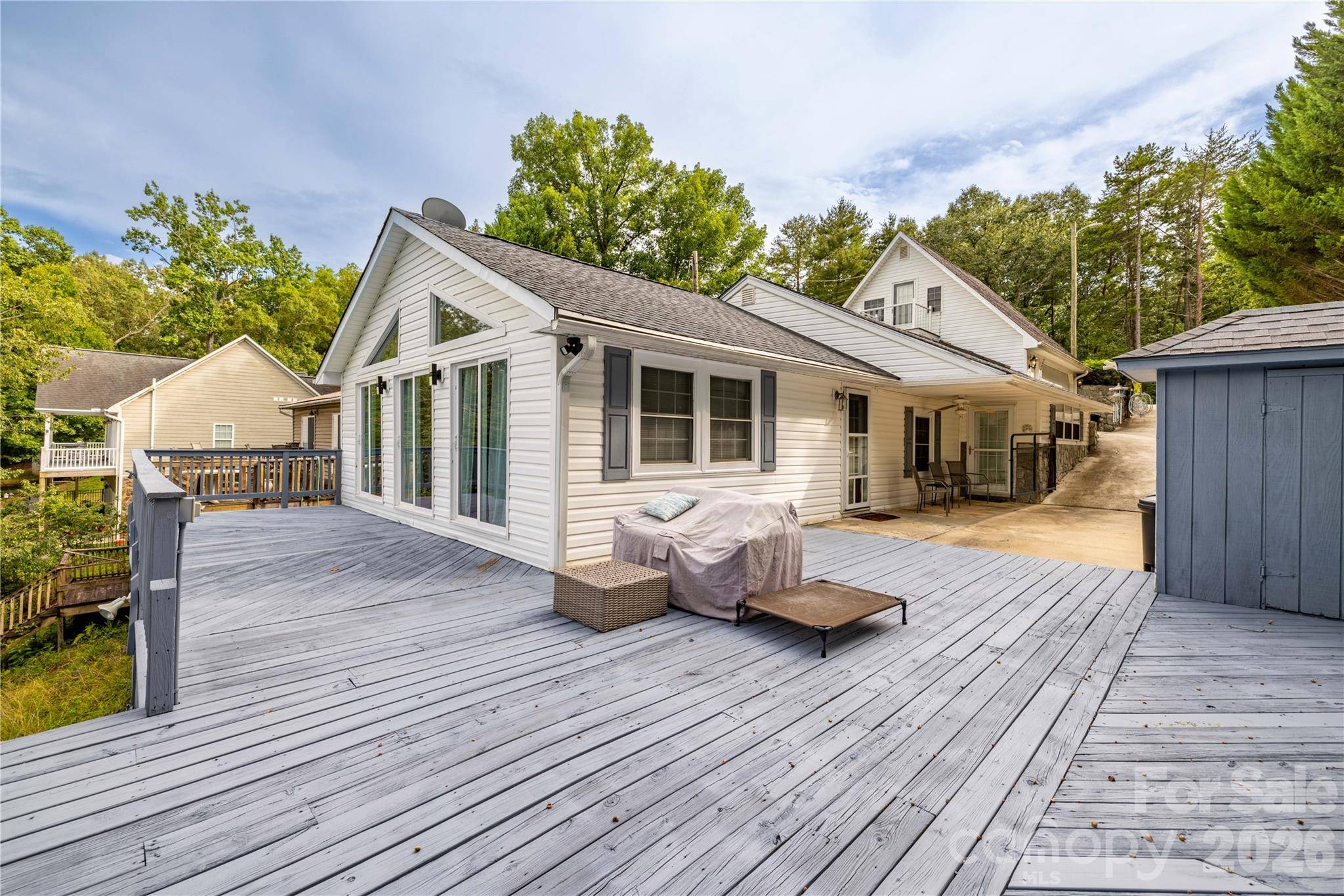 138 Strand RD, New London, NC 28127