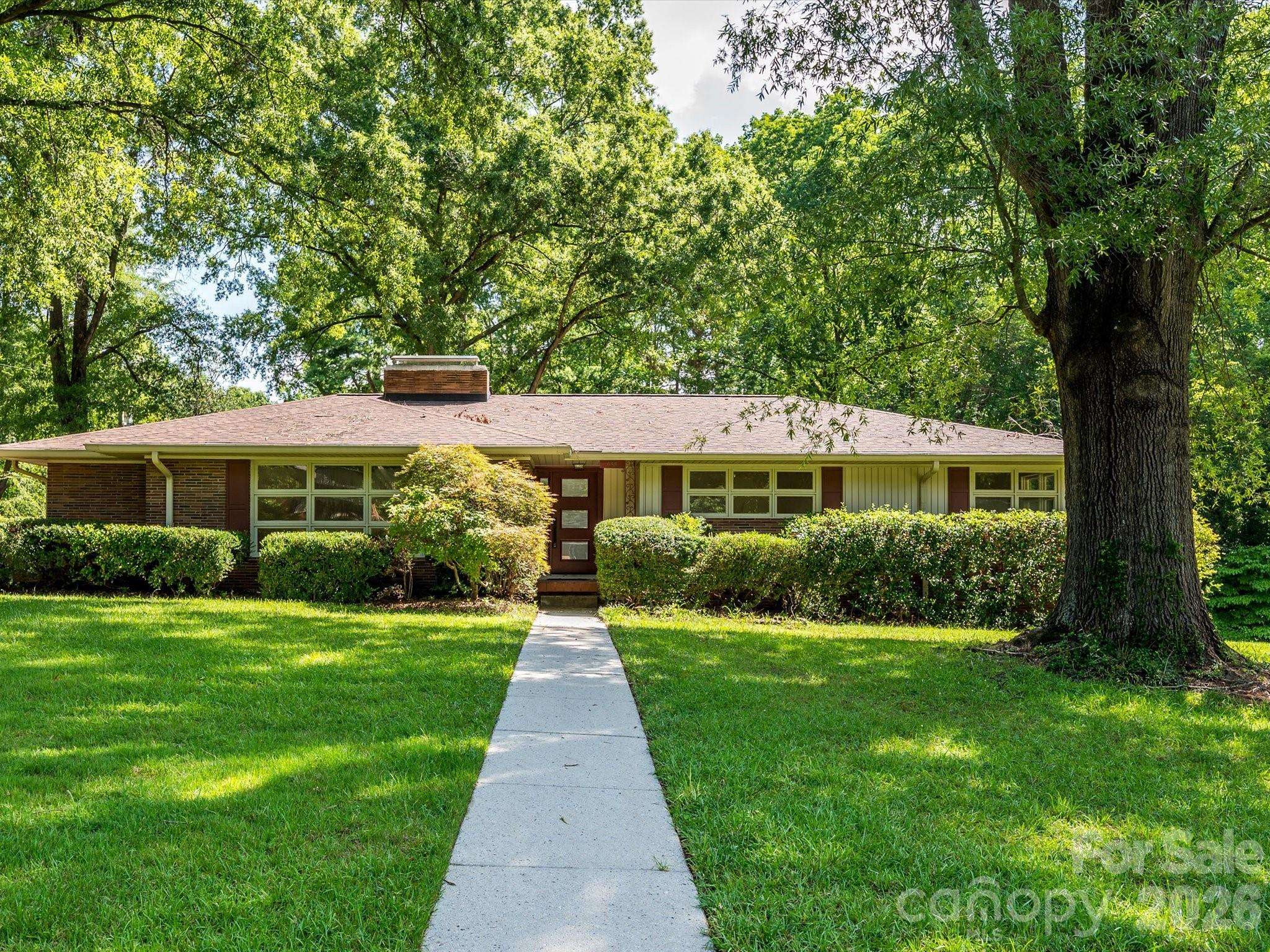 688 Grandview DR NE, Concord, NC 28025