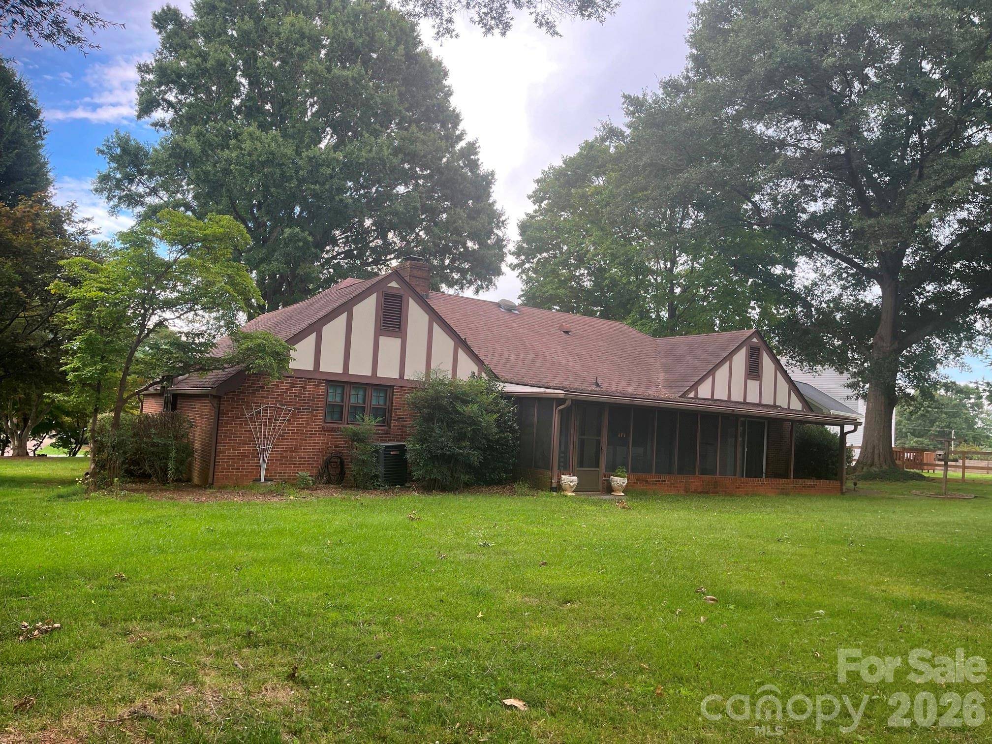 348 Hillsboro RD, Taylorsville, NC 28681