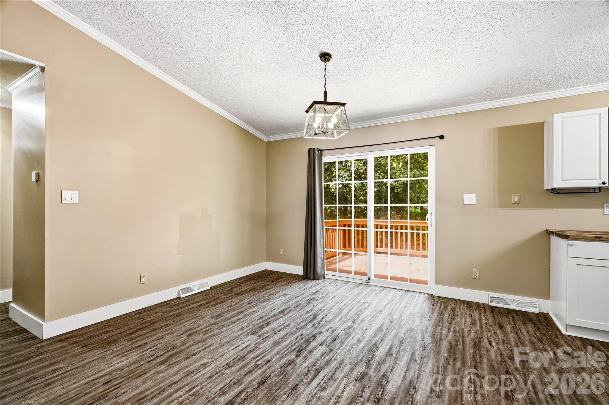 3555 Lake Bluff DR, Sherrills Ford, NC 28673