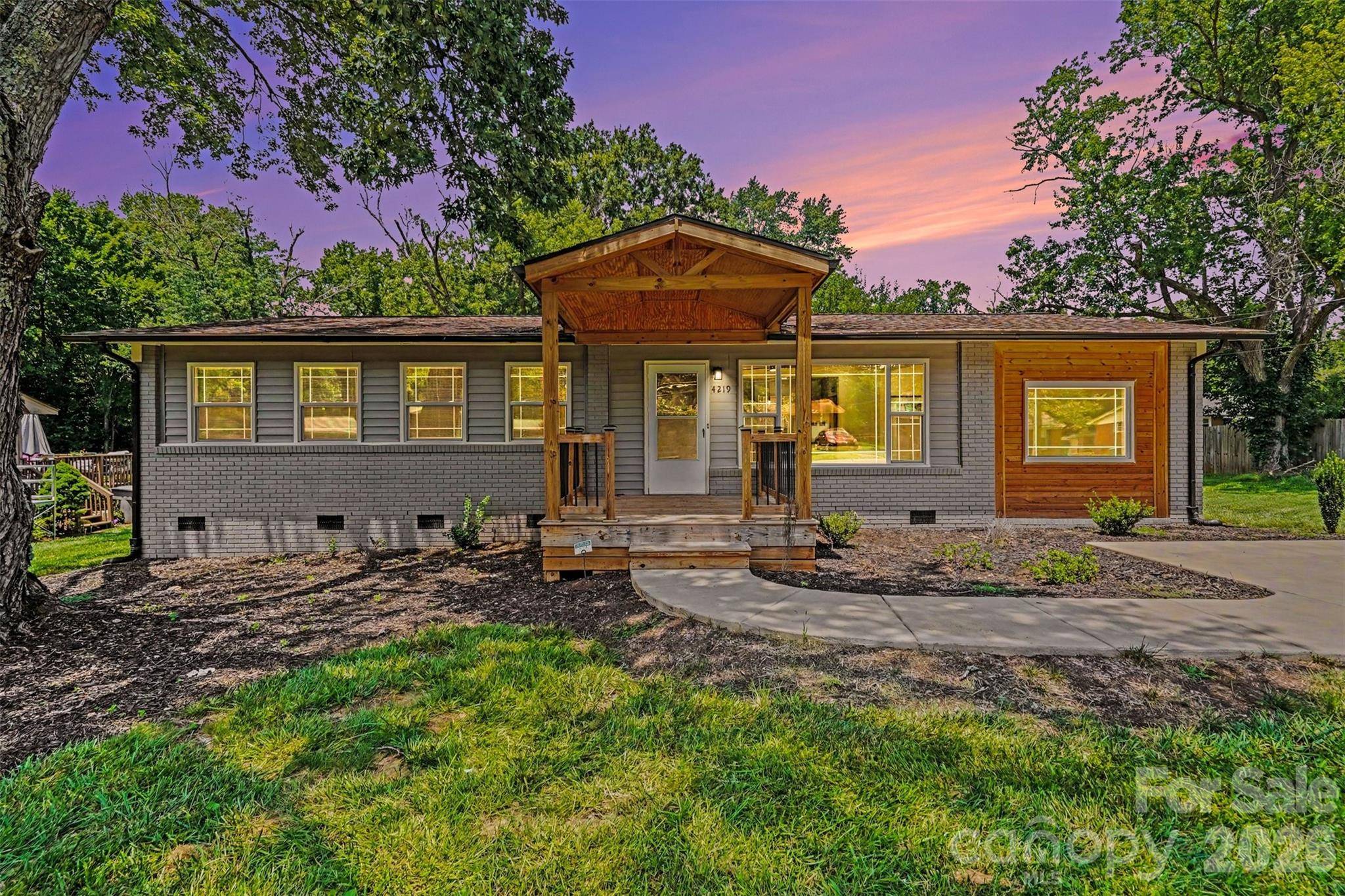 4219 Tipperary PL, Charlotte, NC 28215