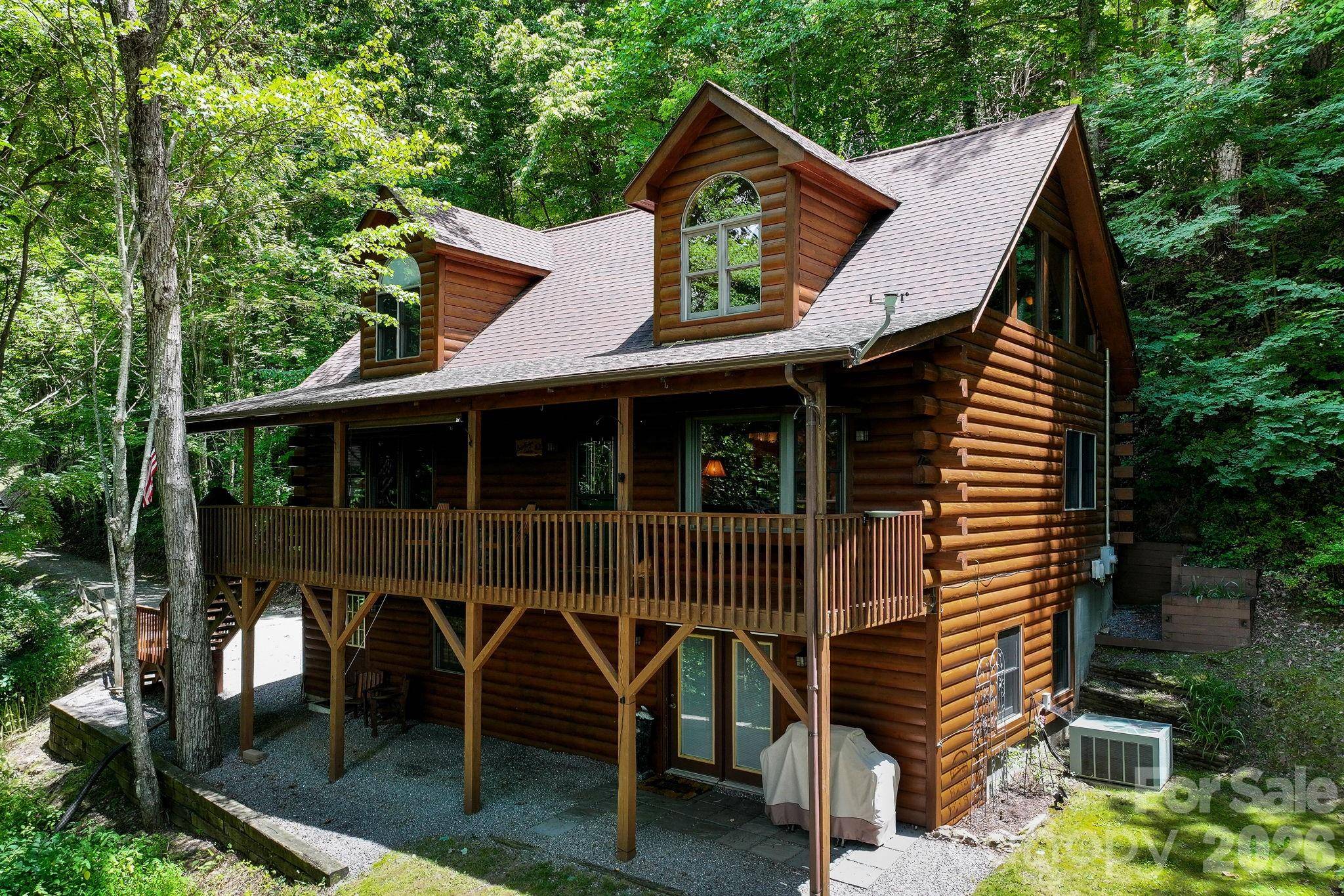 394 Hickory DR, Waynesville, NC 28786
