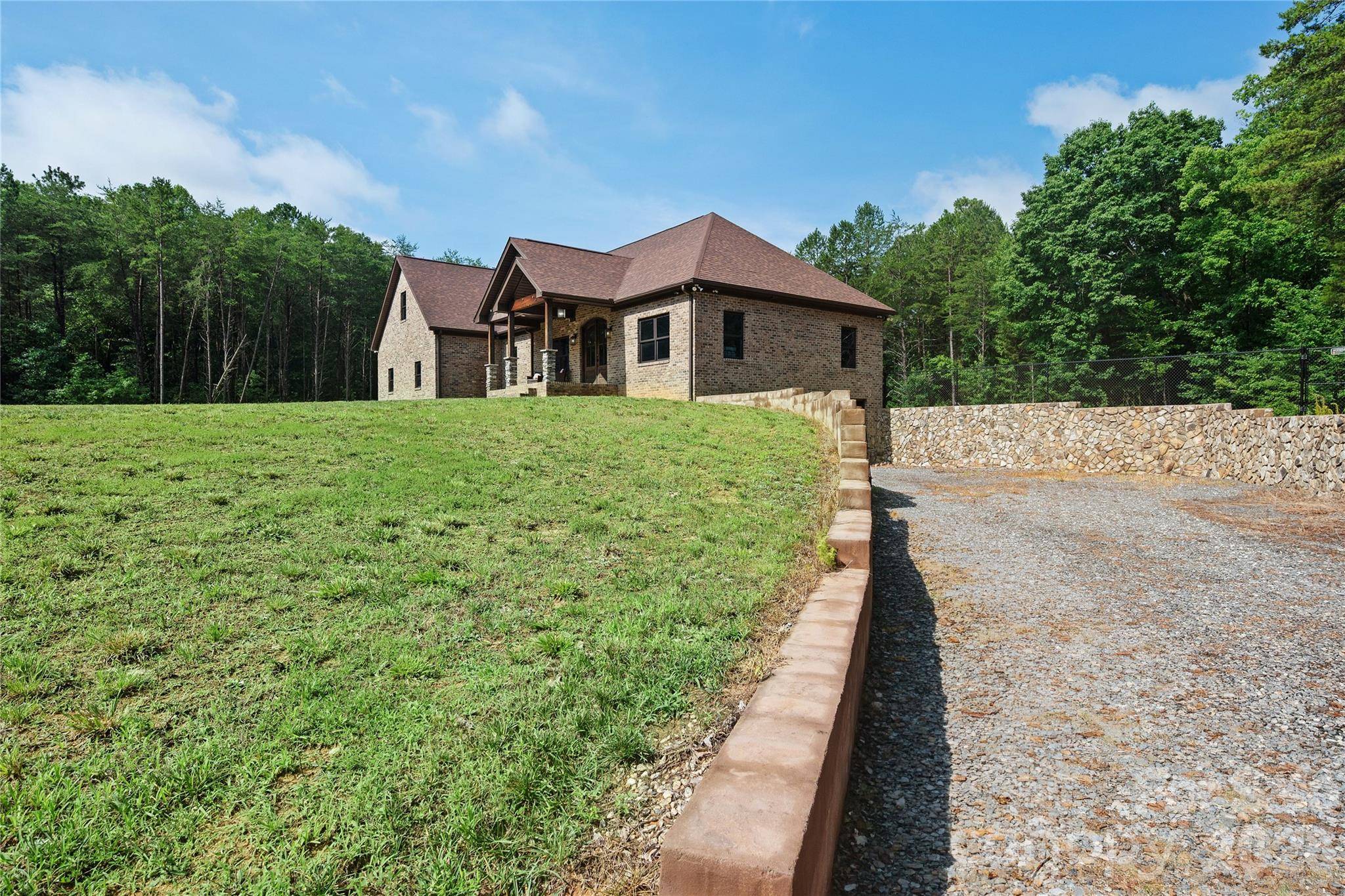 311 Bethesda RD #11, 12, Lexington, NC 27295
