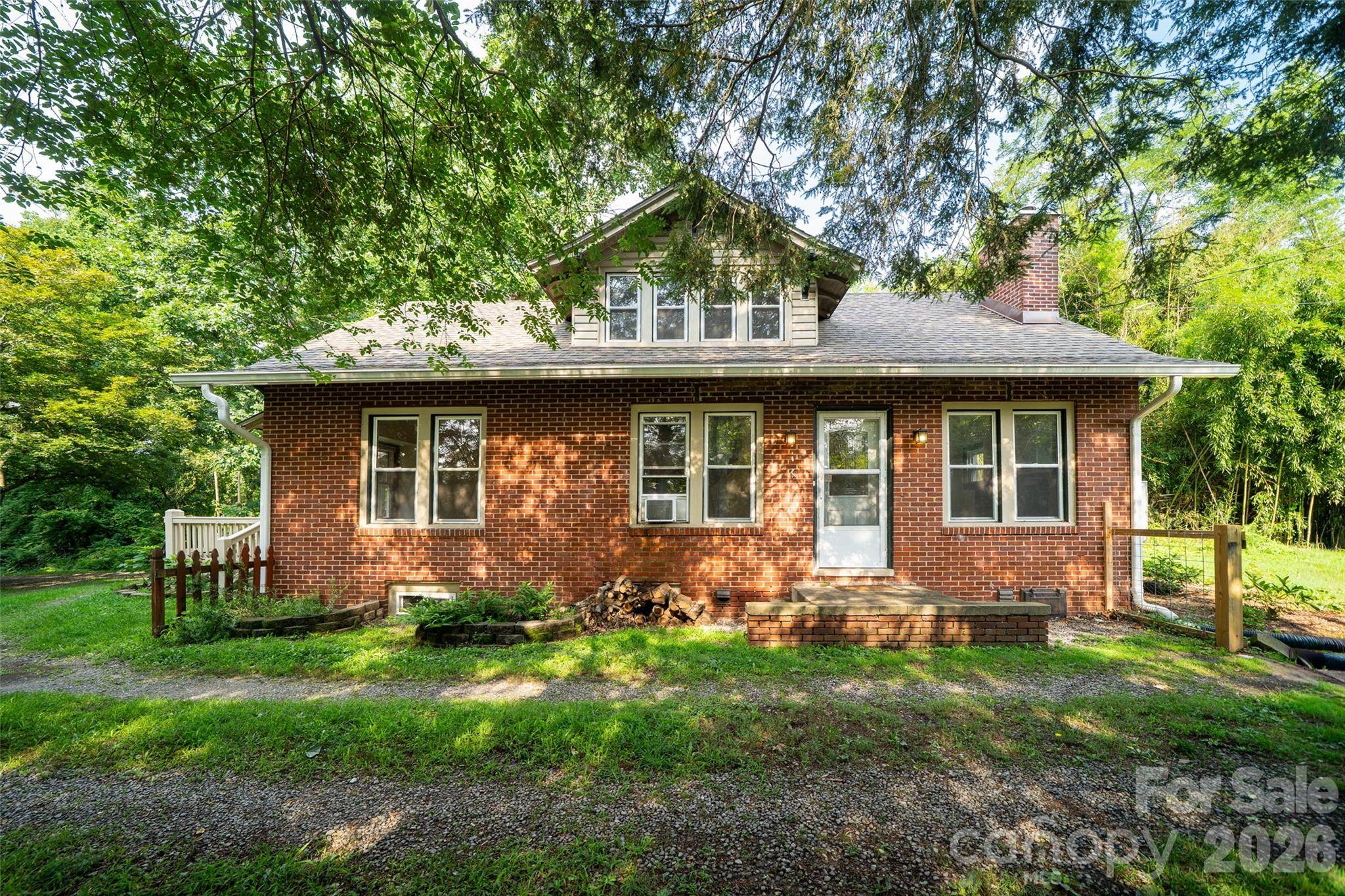 76 Starnes Cove RD, Asheville, NC 28806