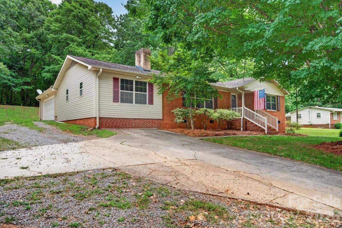 101 N Main ST, Mount Pleasant, NC 28124