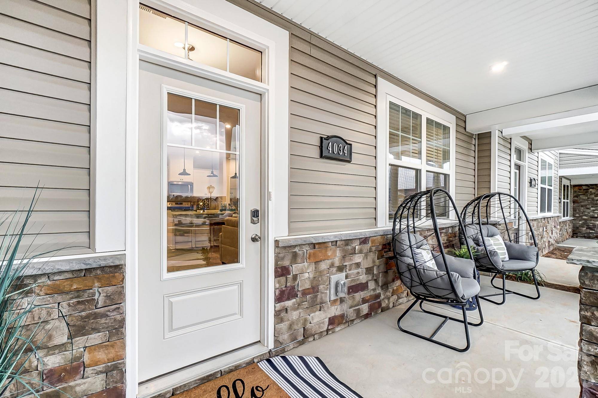 5221 Wyes Oak LN, Charlotte, NC 28269