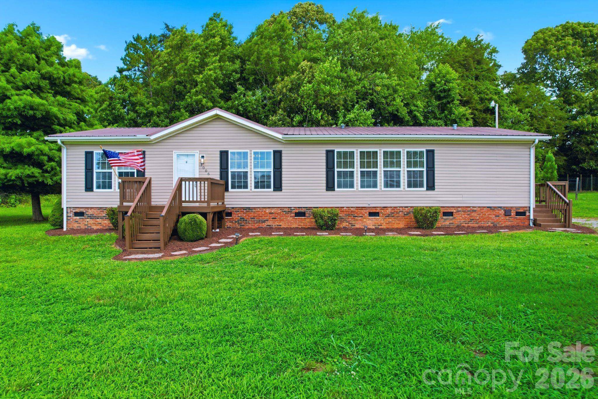 1006 Canada DR, Dallas, NC 28034