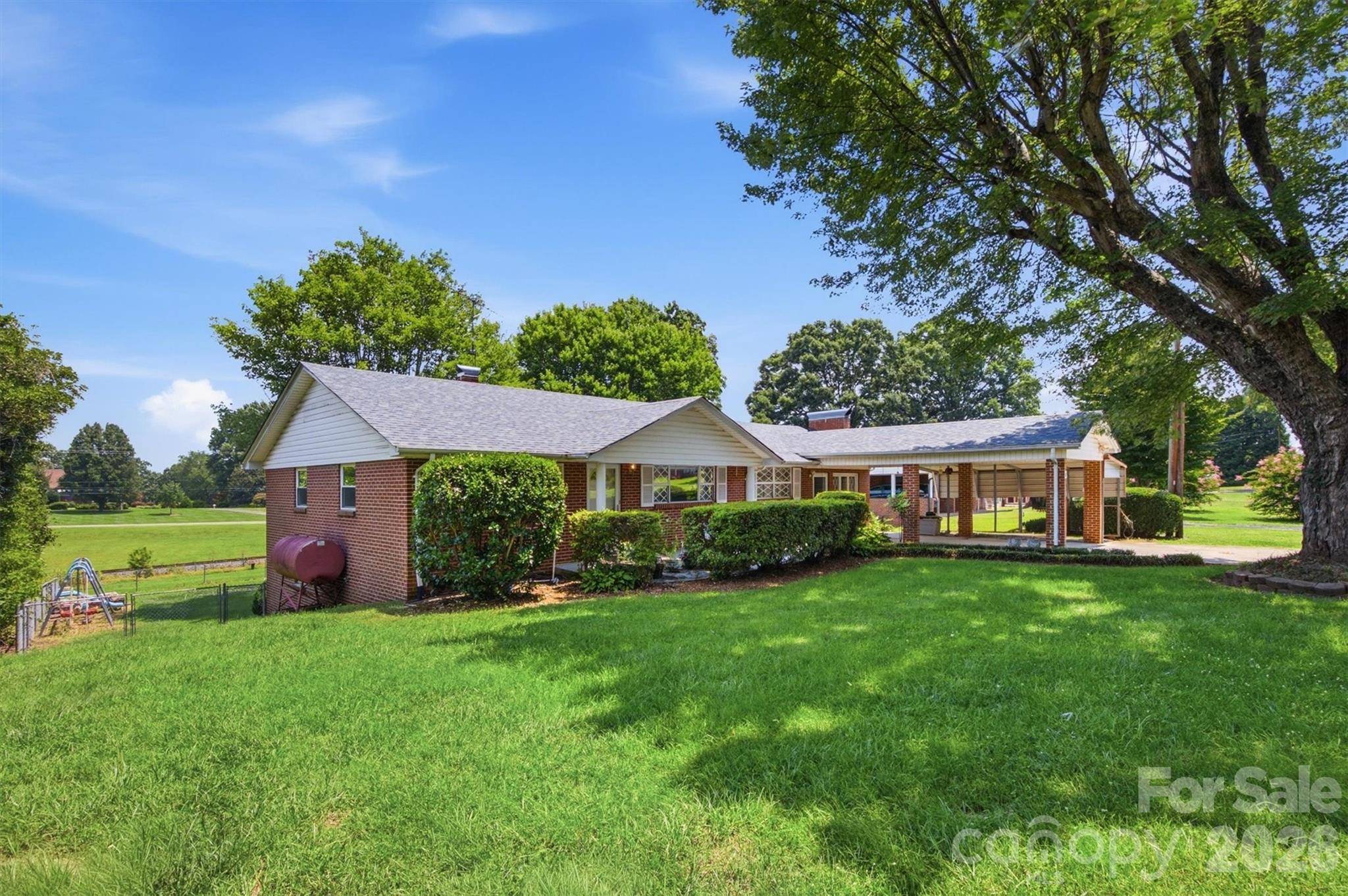4110 Kendell PL, Hudson, NC 28638