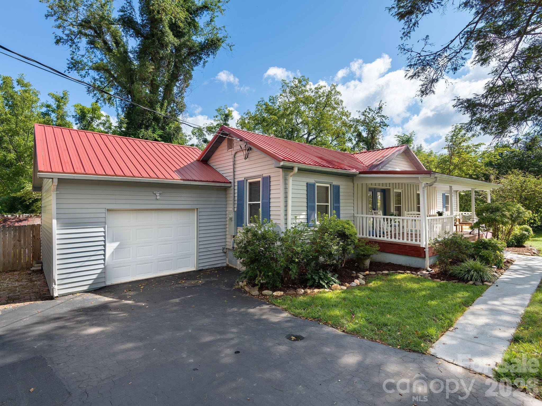 304 Old Haw Creek RD, Asheville, NC 28805