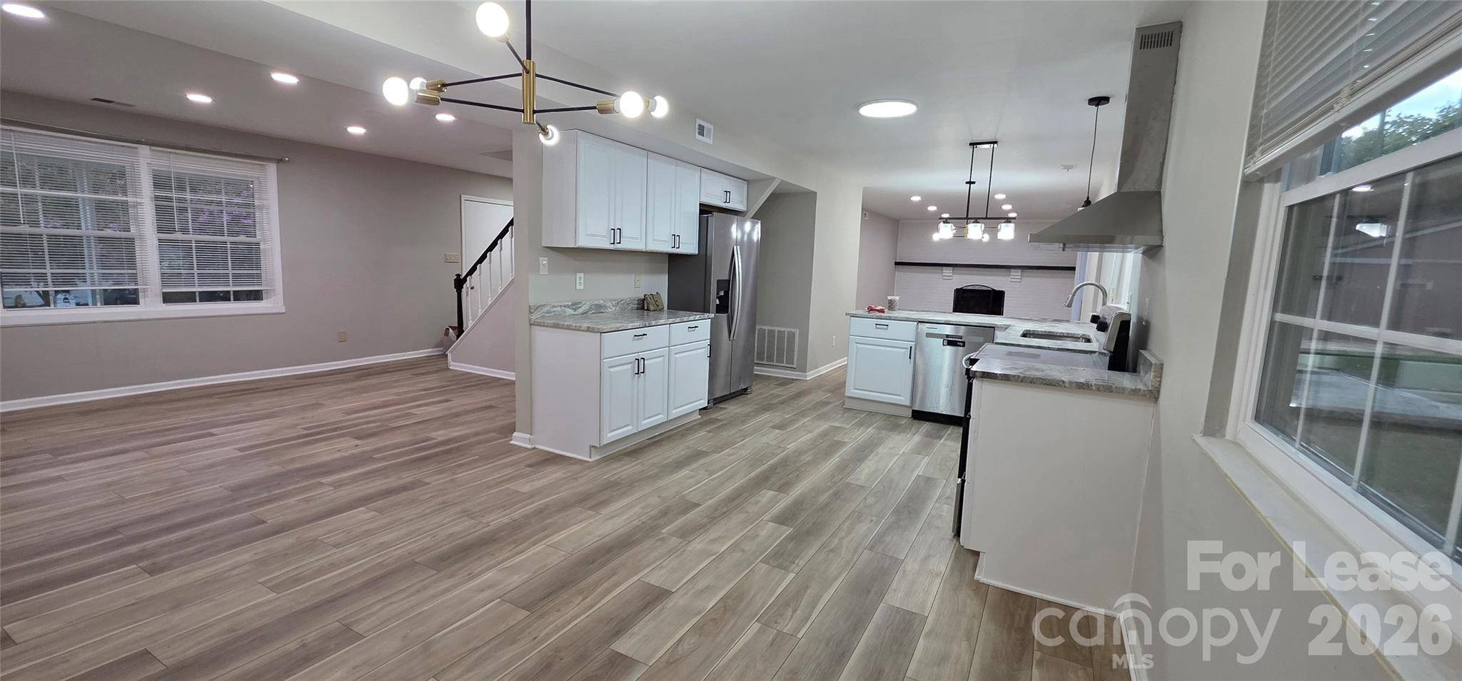 7200 Shadowlake DR, Charlotte, NC 28226