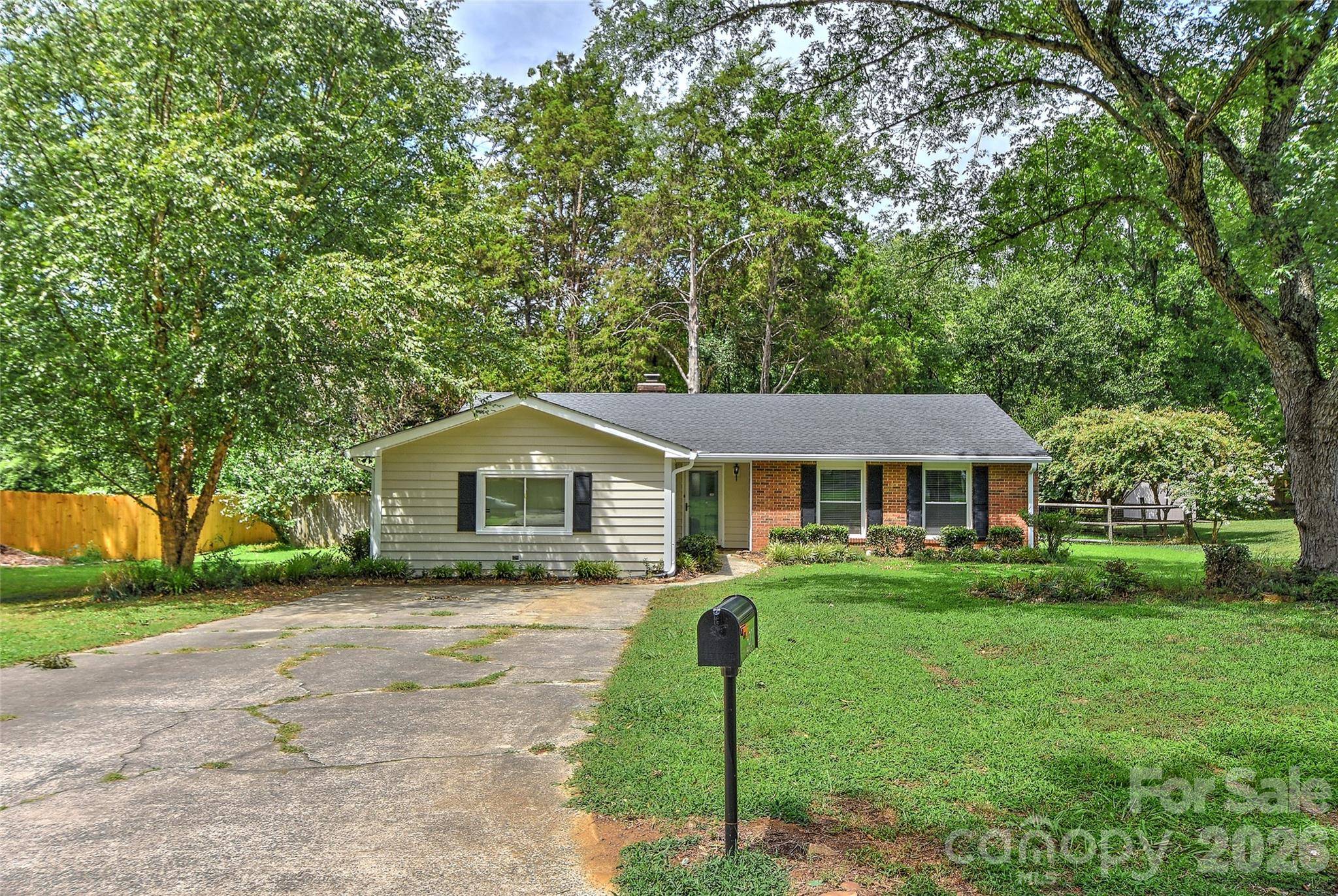 5900 Tillery DR, Charlotte, NC 28226