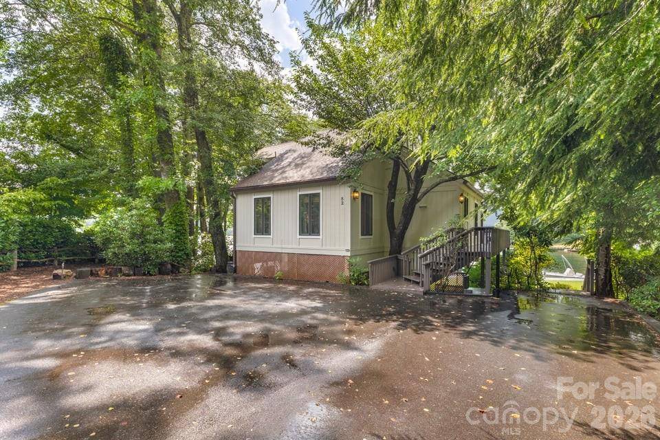 82 Innsbrook DR, Lake Toxaway, NC 28747