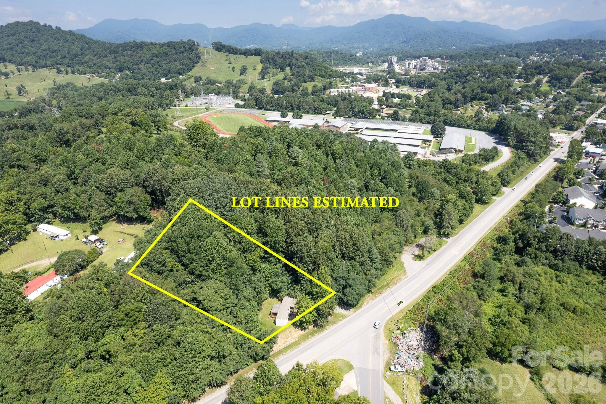 1066 Pisgah DR, Canton, NC 28716