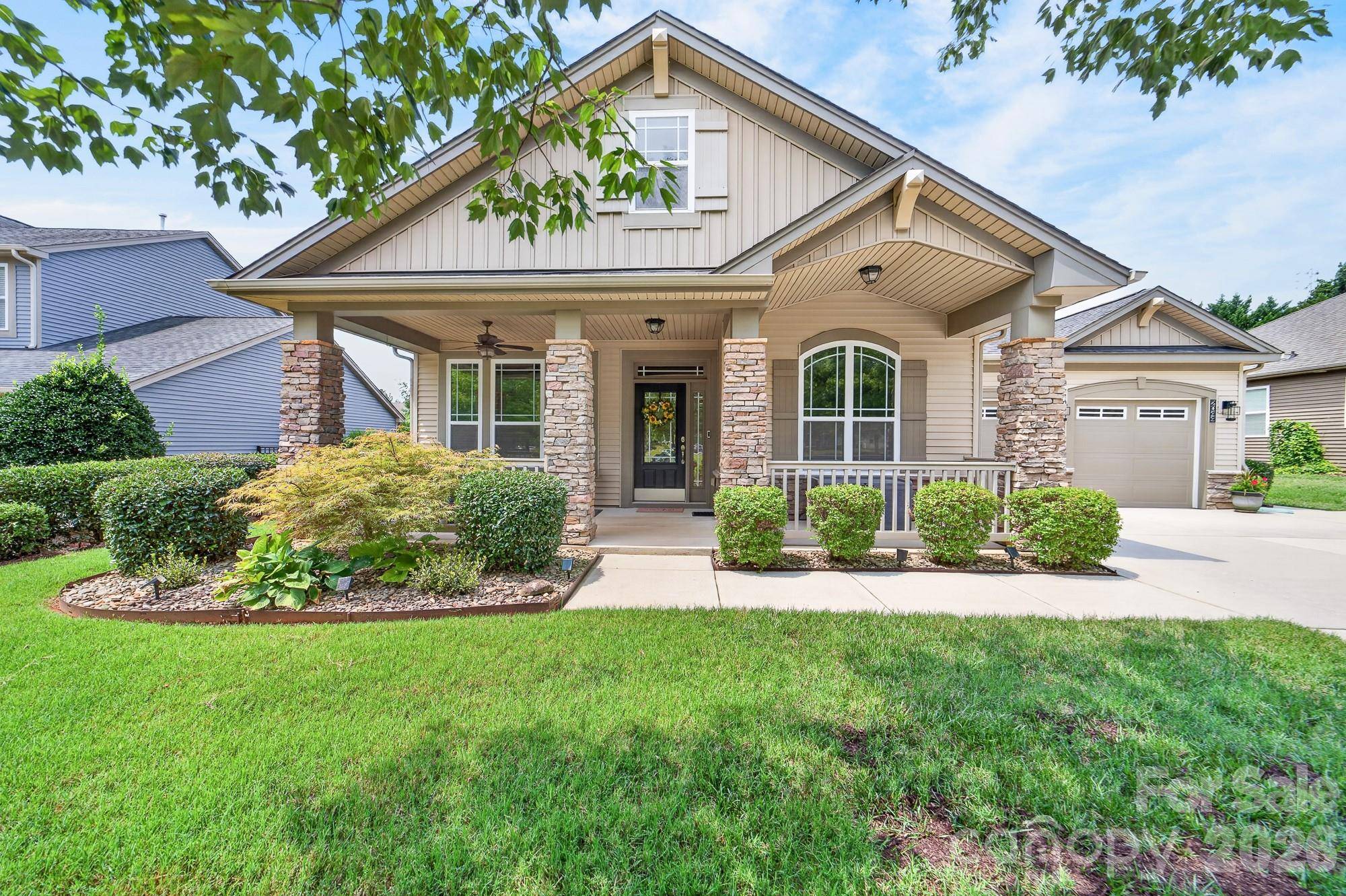 2044 Middleton Farm DR, Belmont, NC 28012
