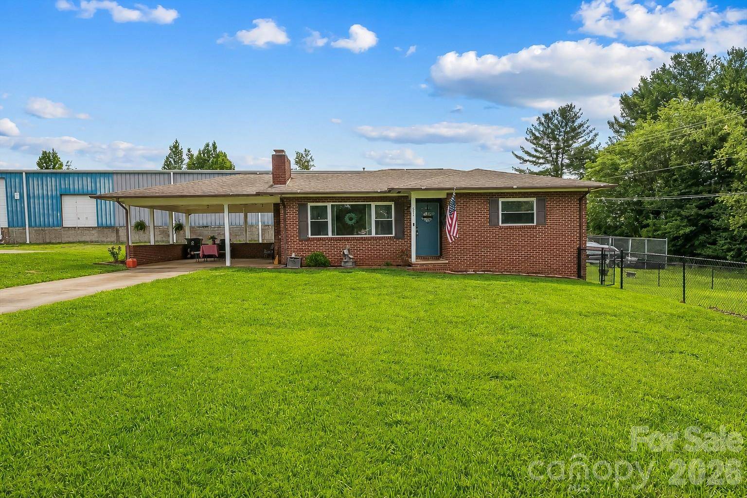 691 Central ST, Hudson, NC 28638