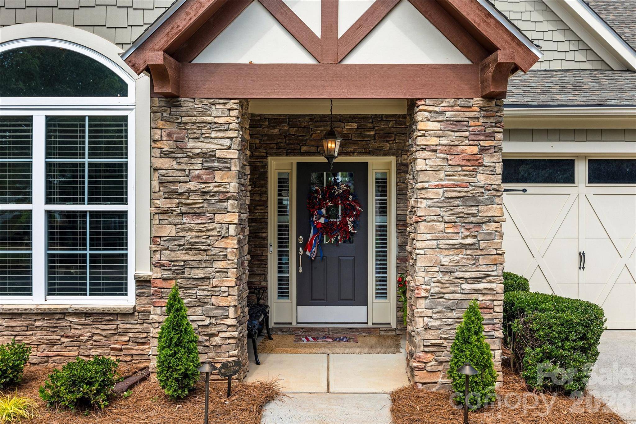 8621 Sequoia Grove LN, Charlotte, NC 28214