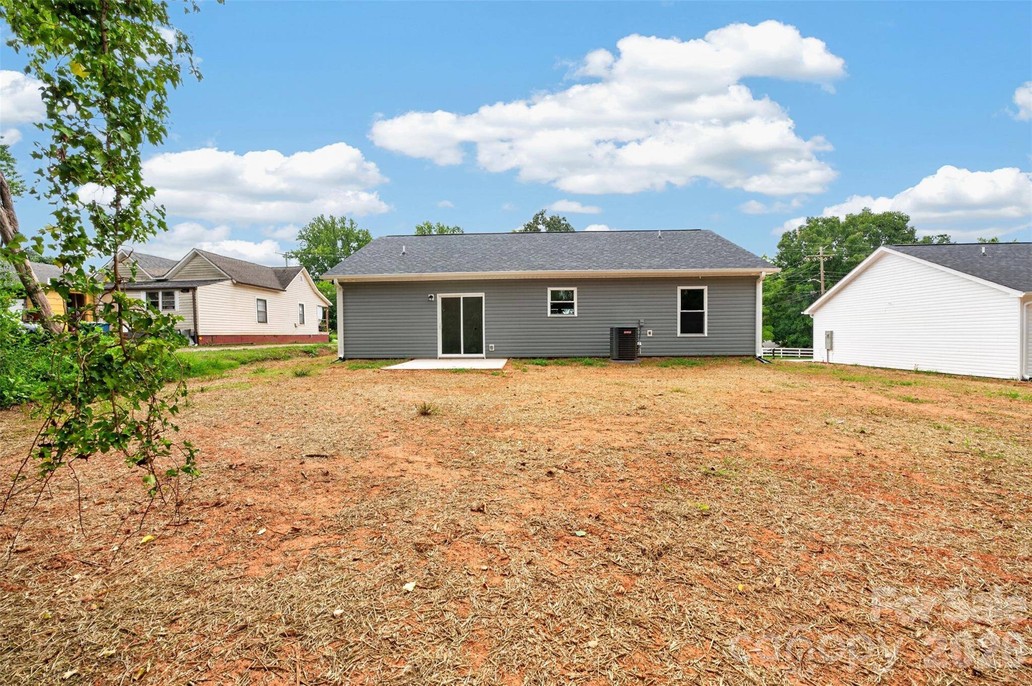 350 14th AVE SW, Hickory, NC 28602