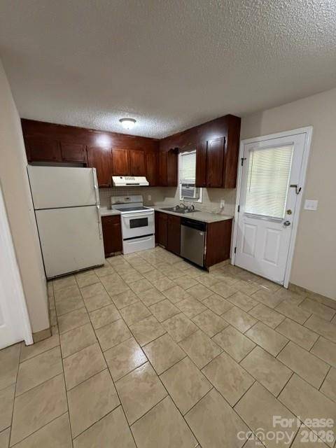 305 Kristin LN, Hudson, NC 28638