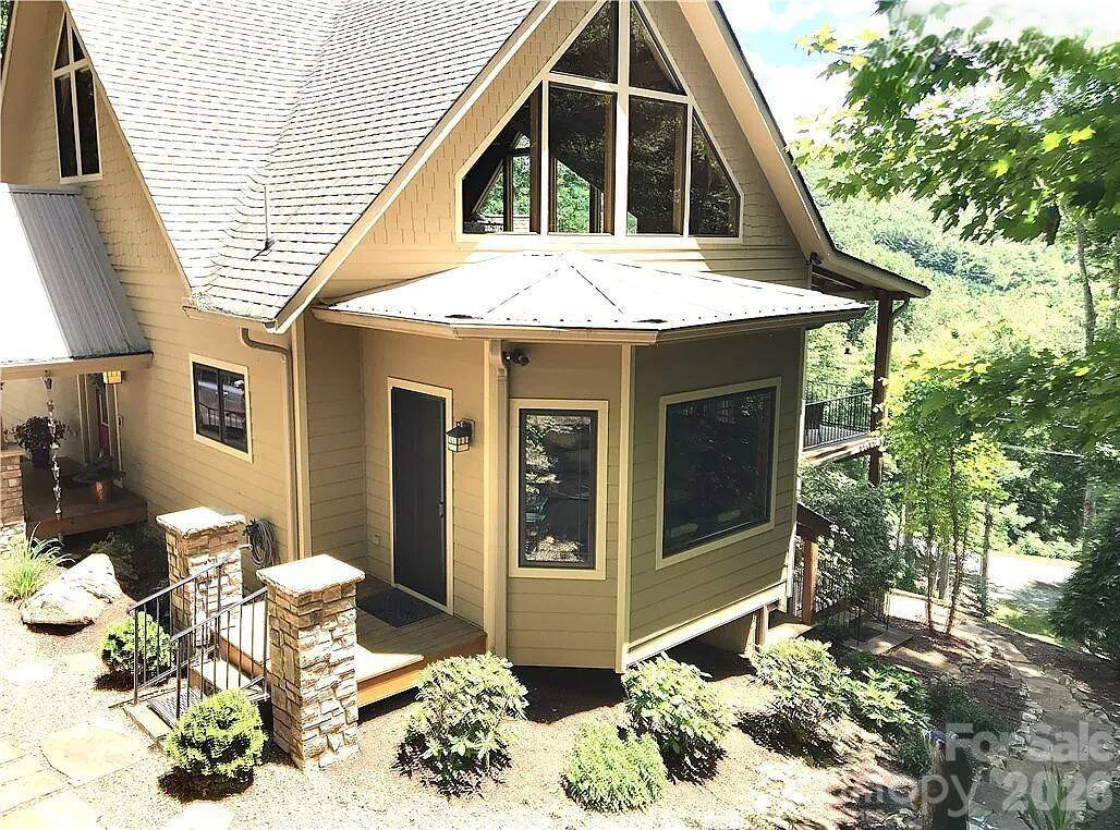 811 Hemlock DR, Newland, NC 28657
