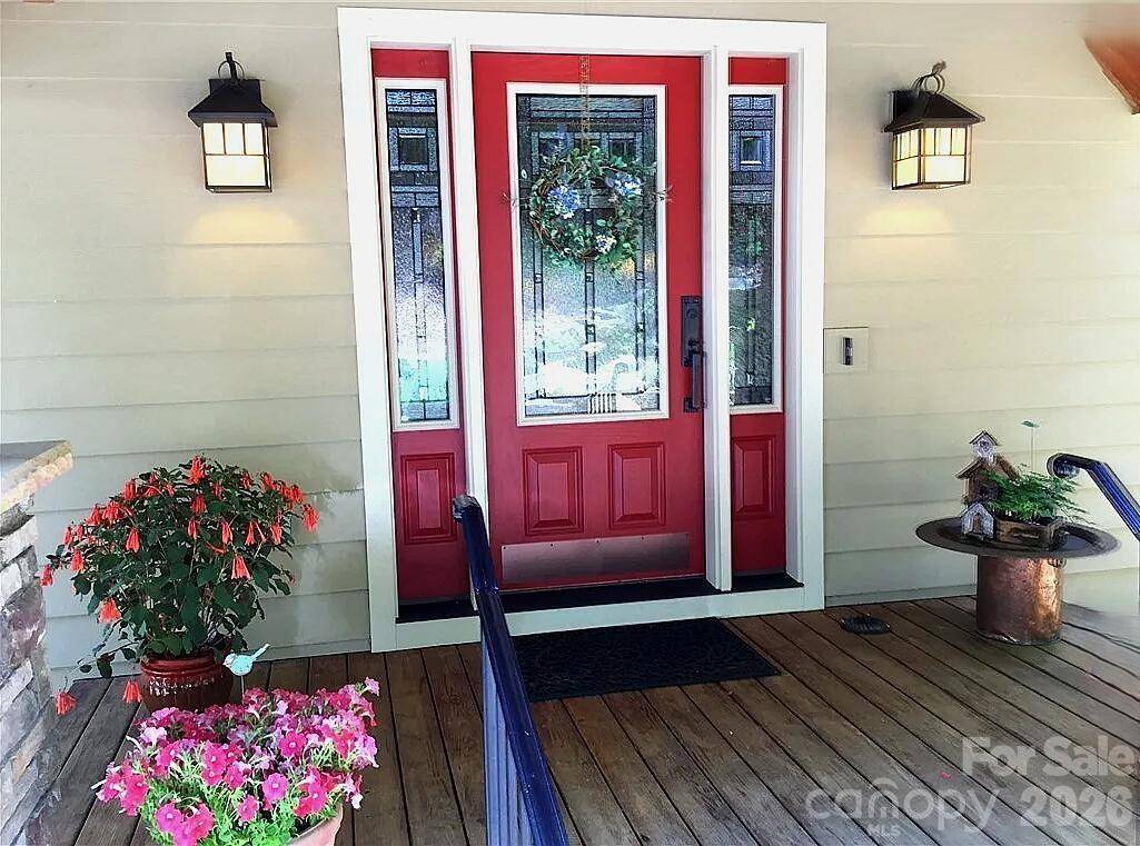 811 Hemlock DR, Newland, NC 28657
