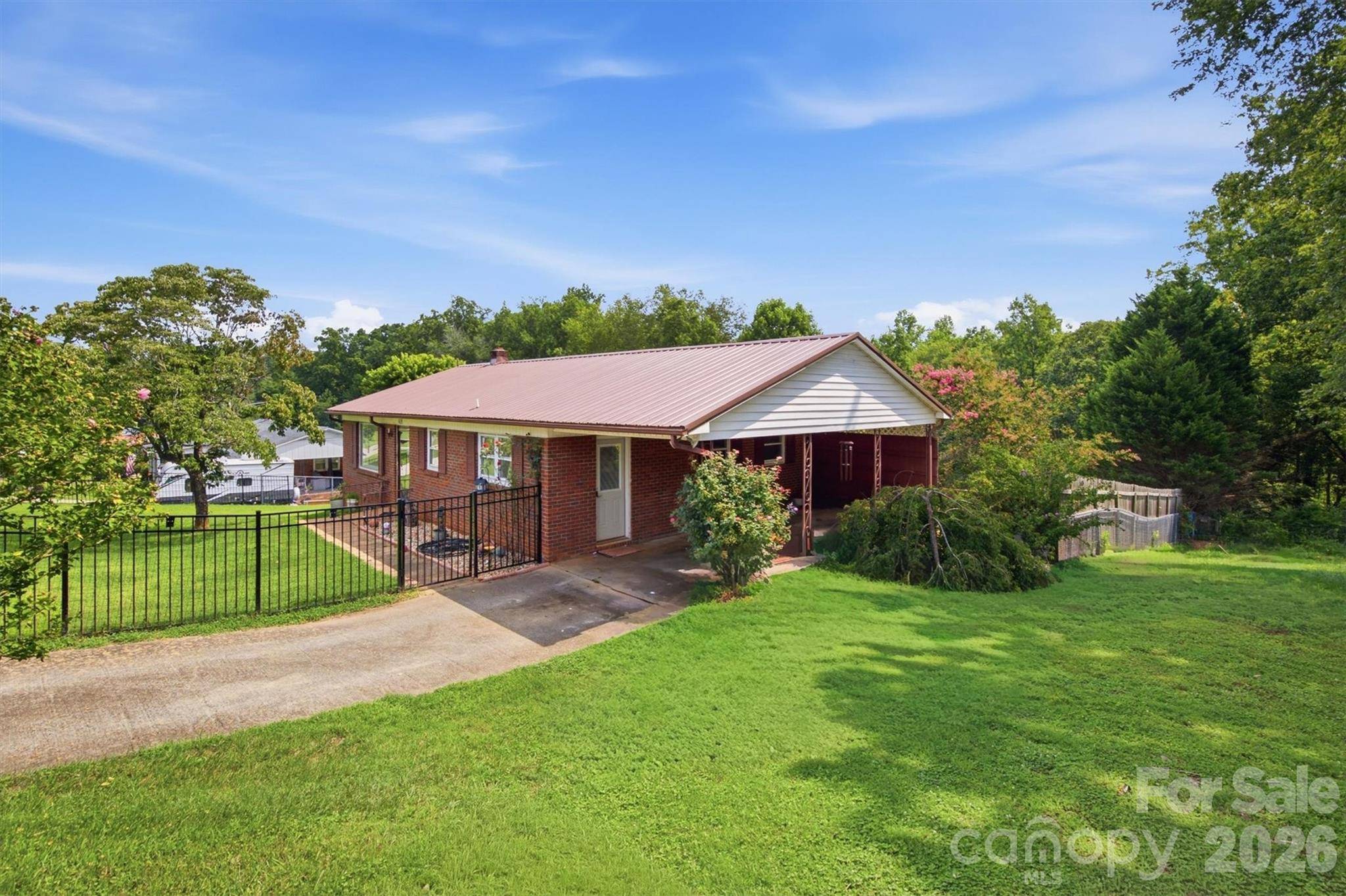 1082 Maple ST, Granite Falls, NC 28630