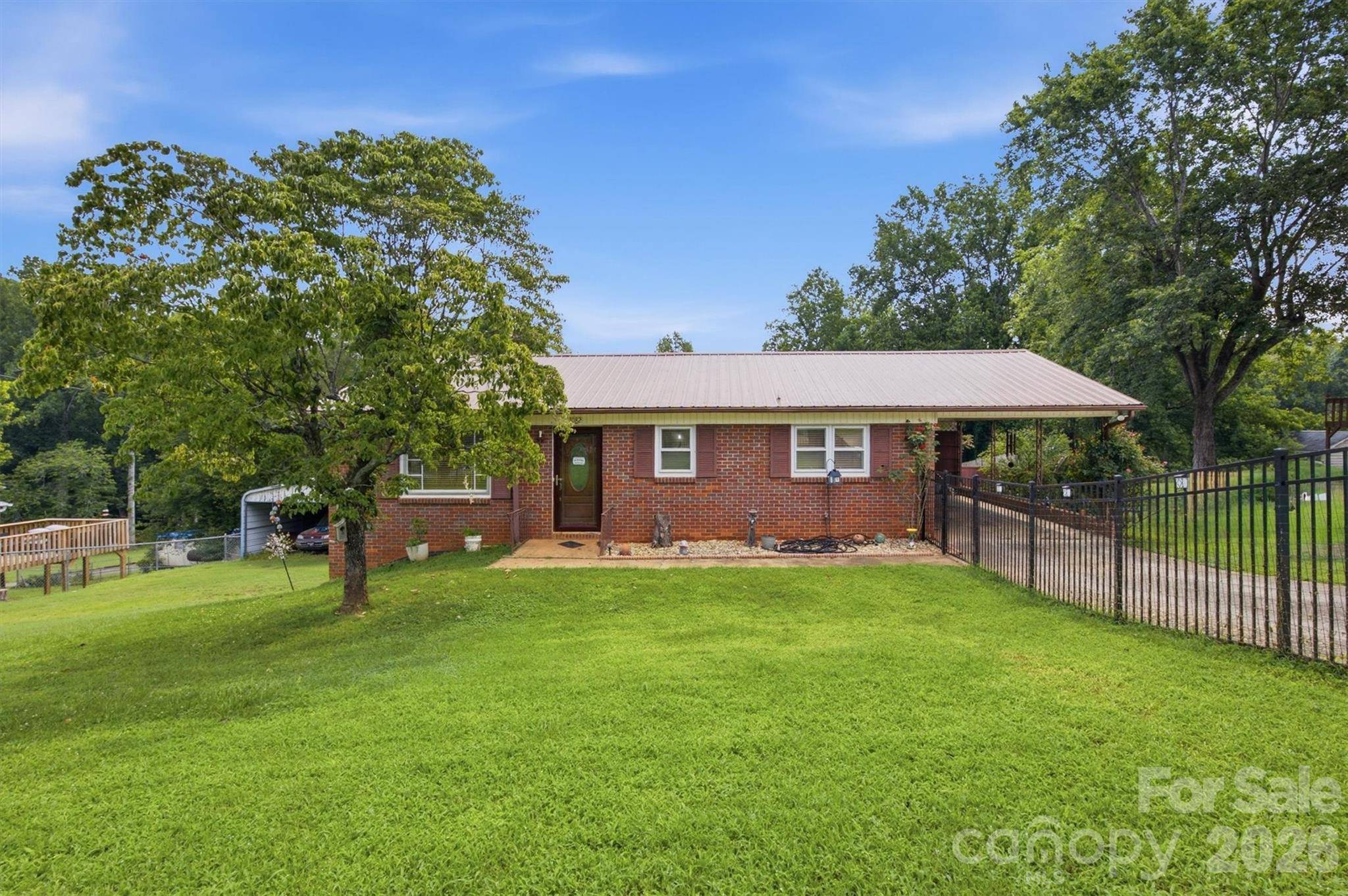 1082 Maple ST, Granite Falls, NC 28630