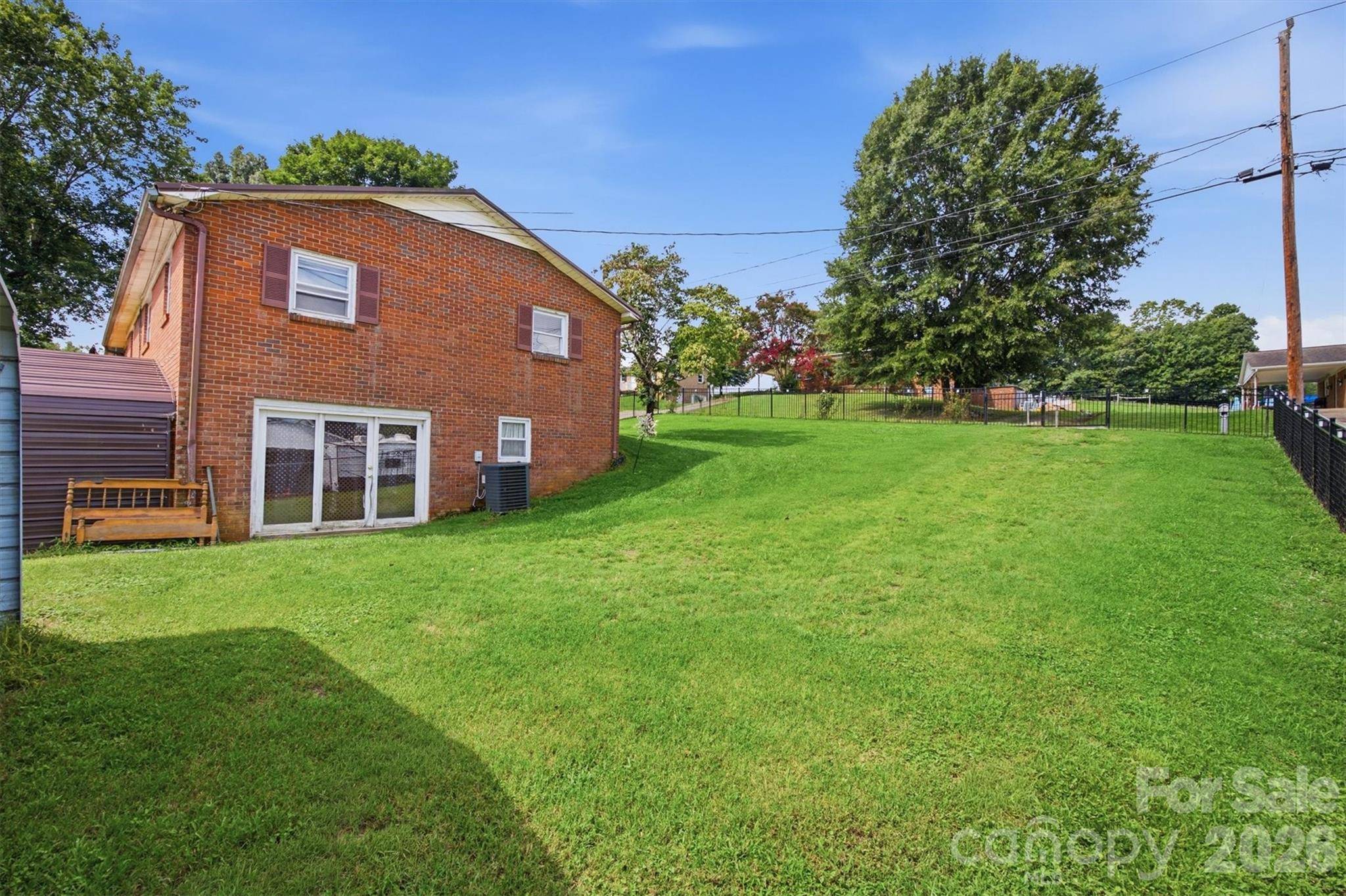 1082 Maple ST, Granite Falls, NC 28630