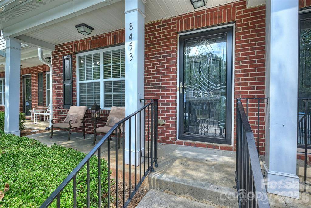 8453 Big Creek CT, Charlotte, NC 28105