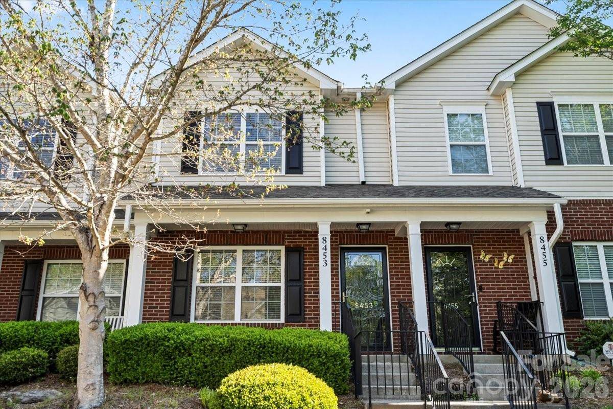 8453 Big Creek CT, Charlotte, NC 28105