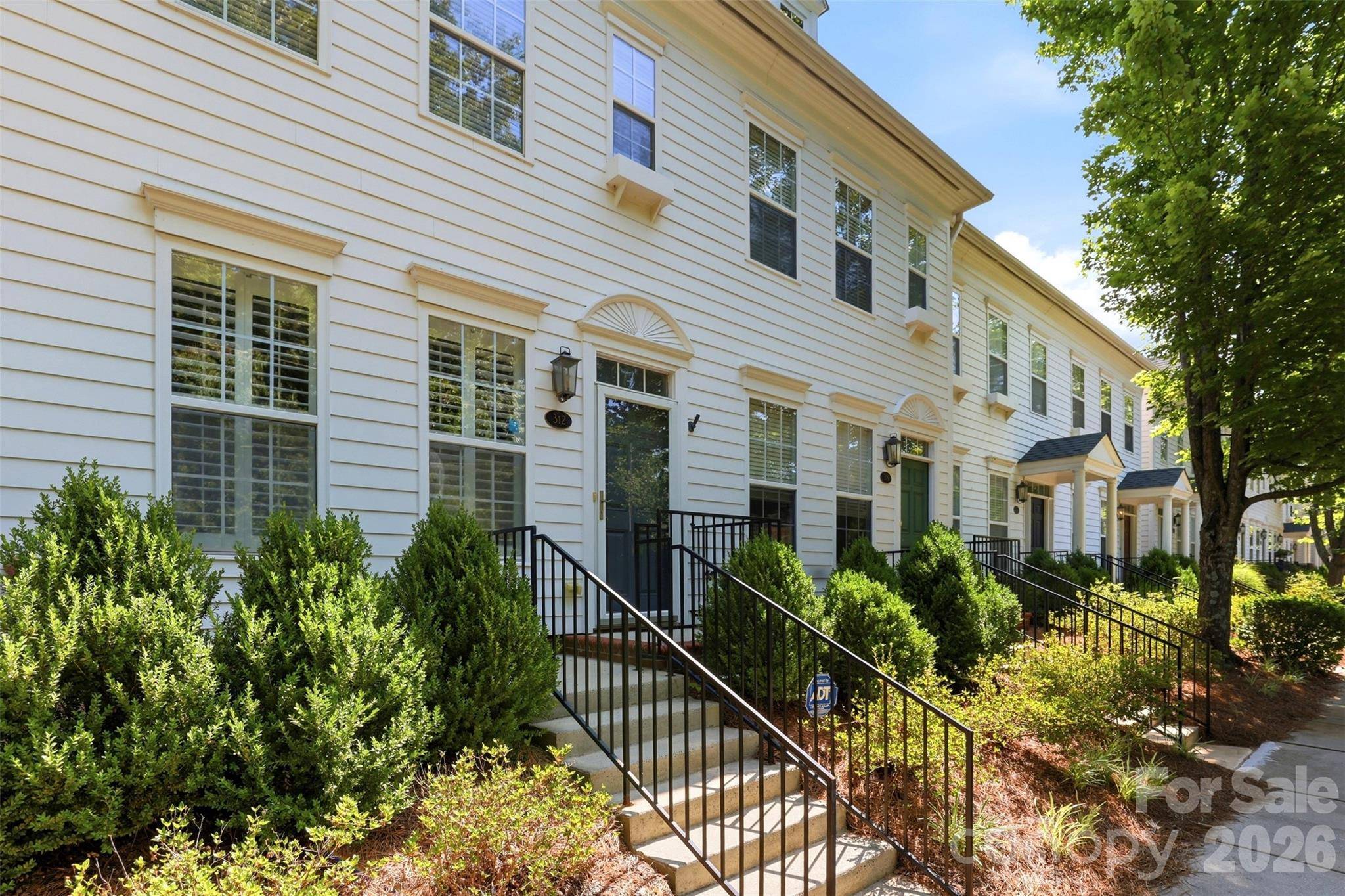 312 Park Square PL, Matthews, NC 28105