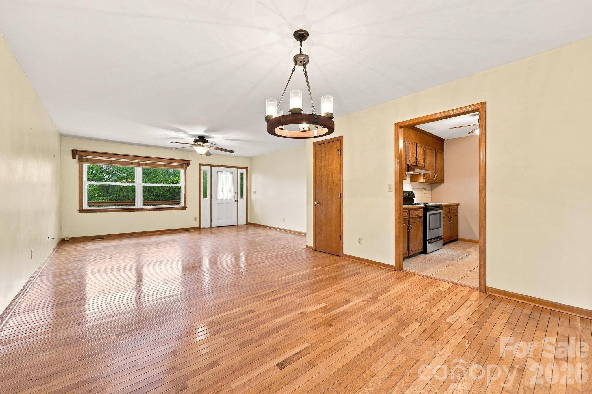 62 Hunters Field LN, Mills River, NC 28759