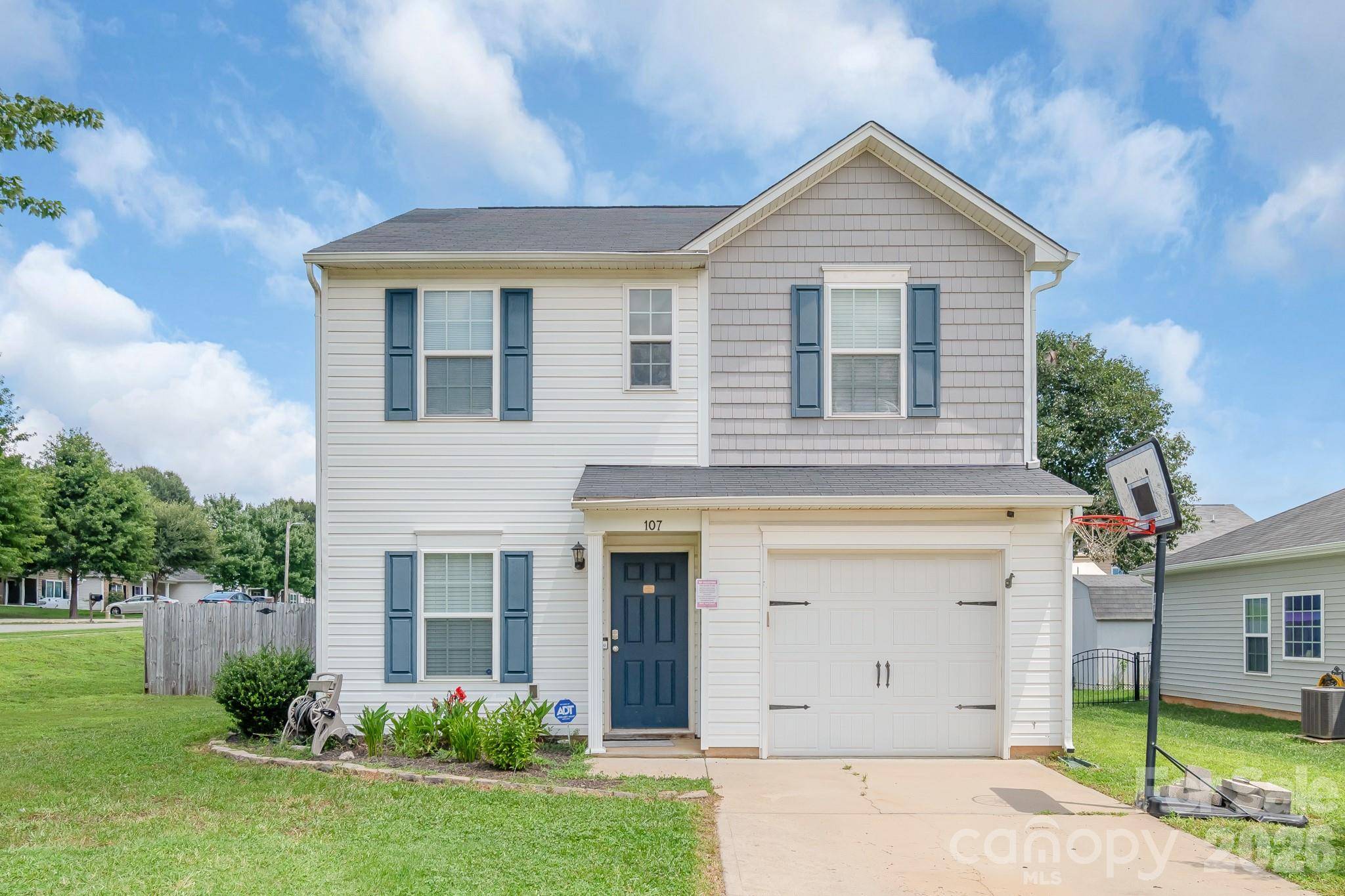 107 Olivia LN, Lincolnton, NC 28092