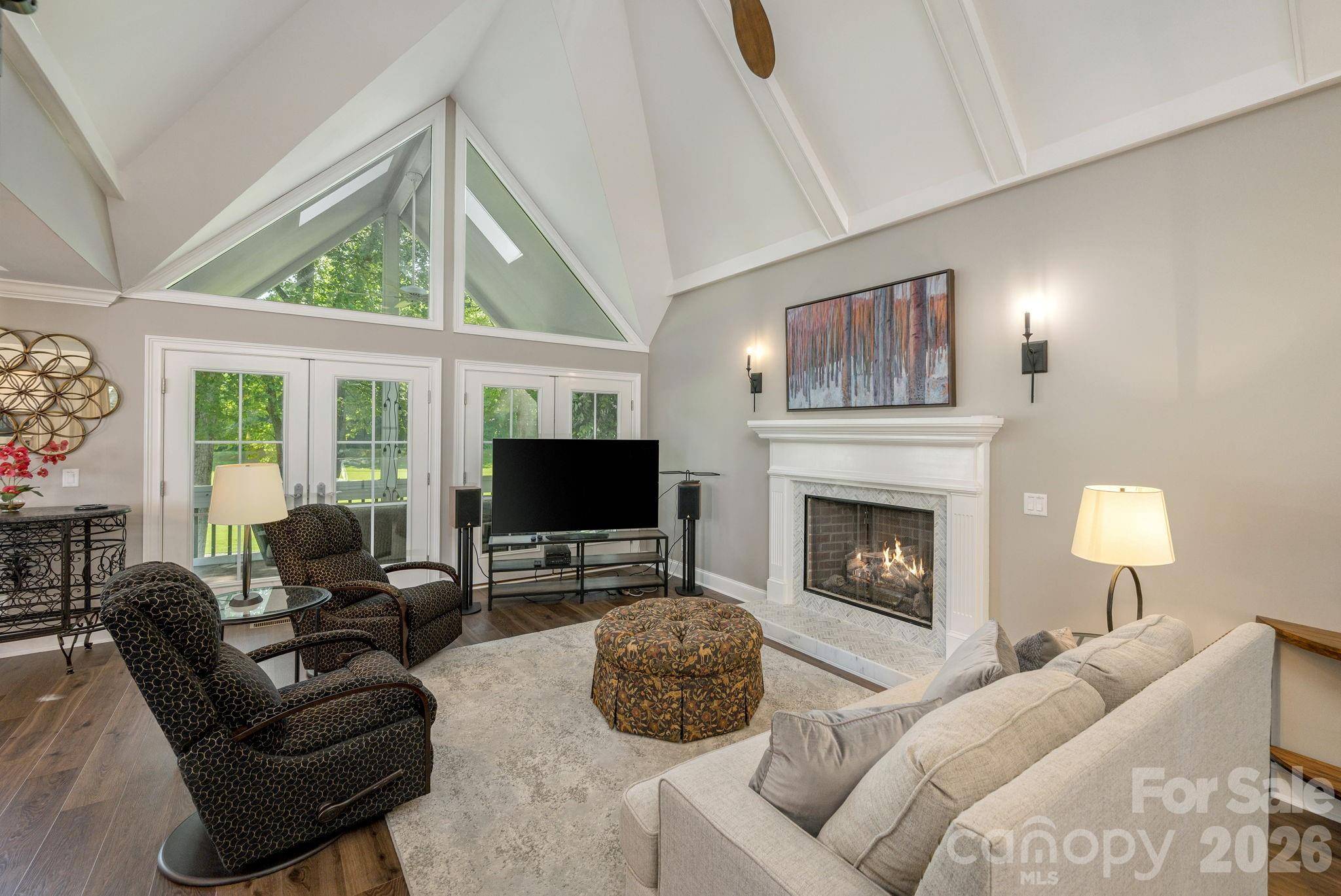 128 Overlook DR, Flat Rock, NC 28731