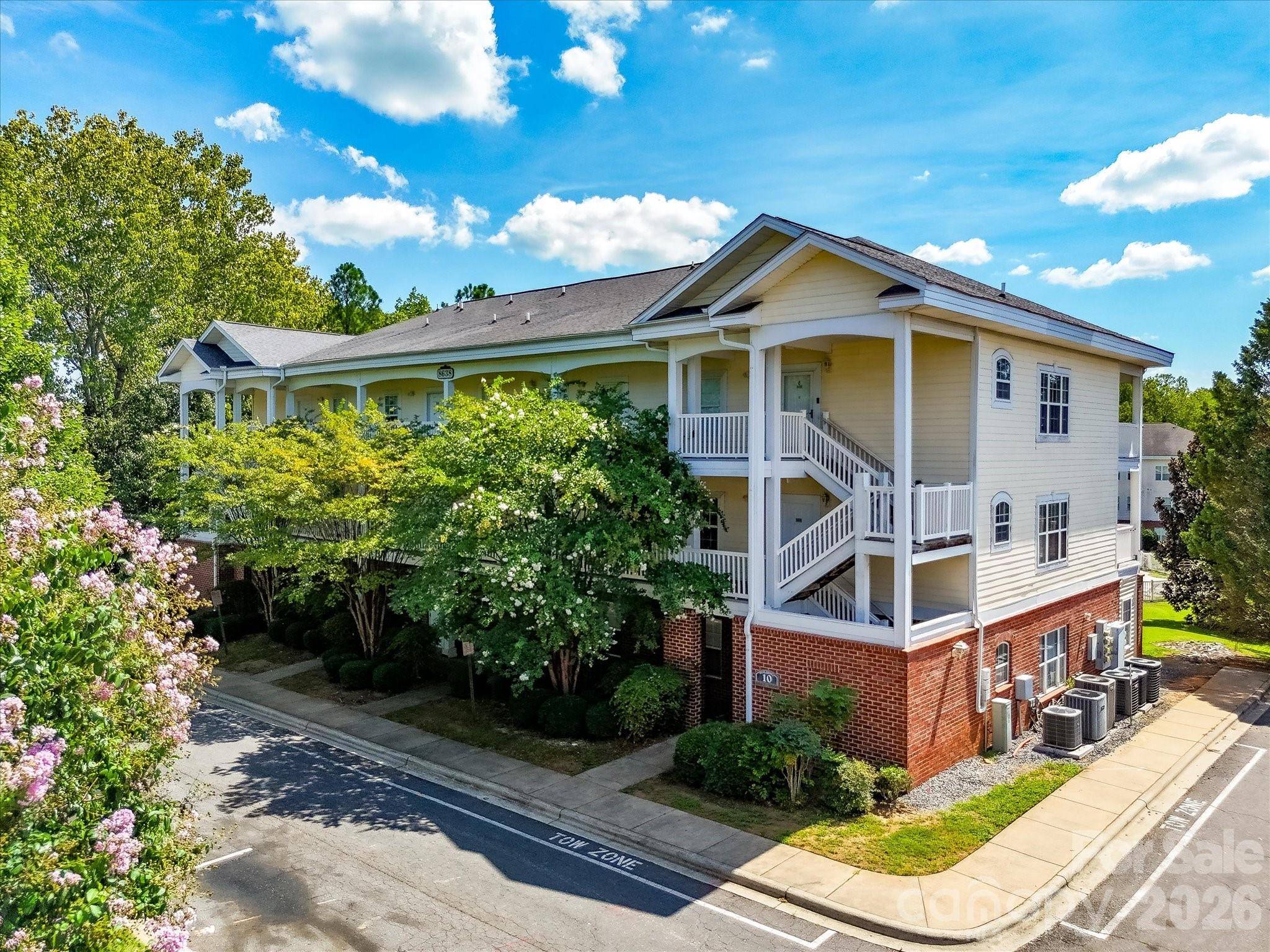 8658 Coralbell LN, Charlotte, NC 28213