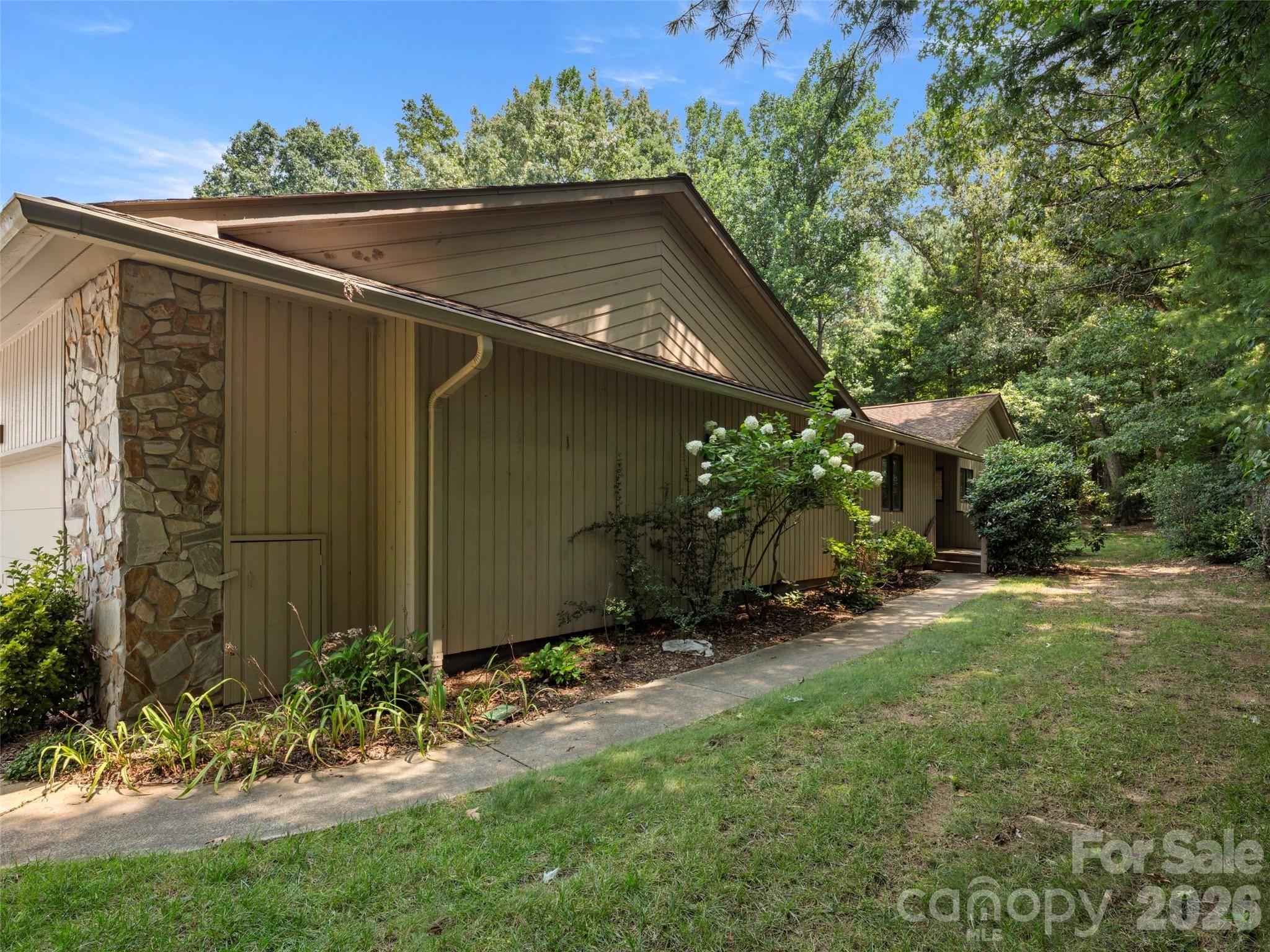 132 Cloverleaf LN, Asheville, NC 28803
