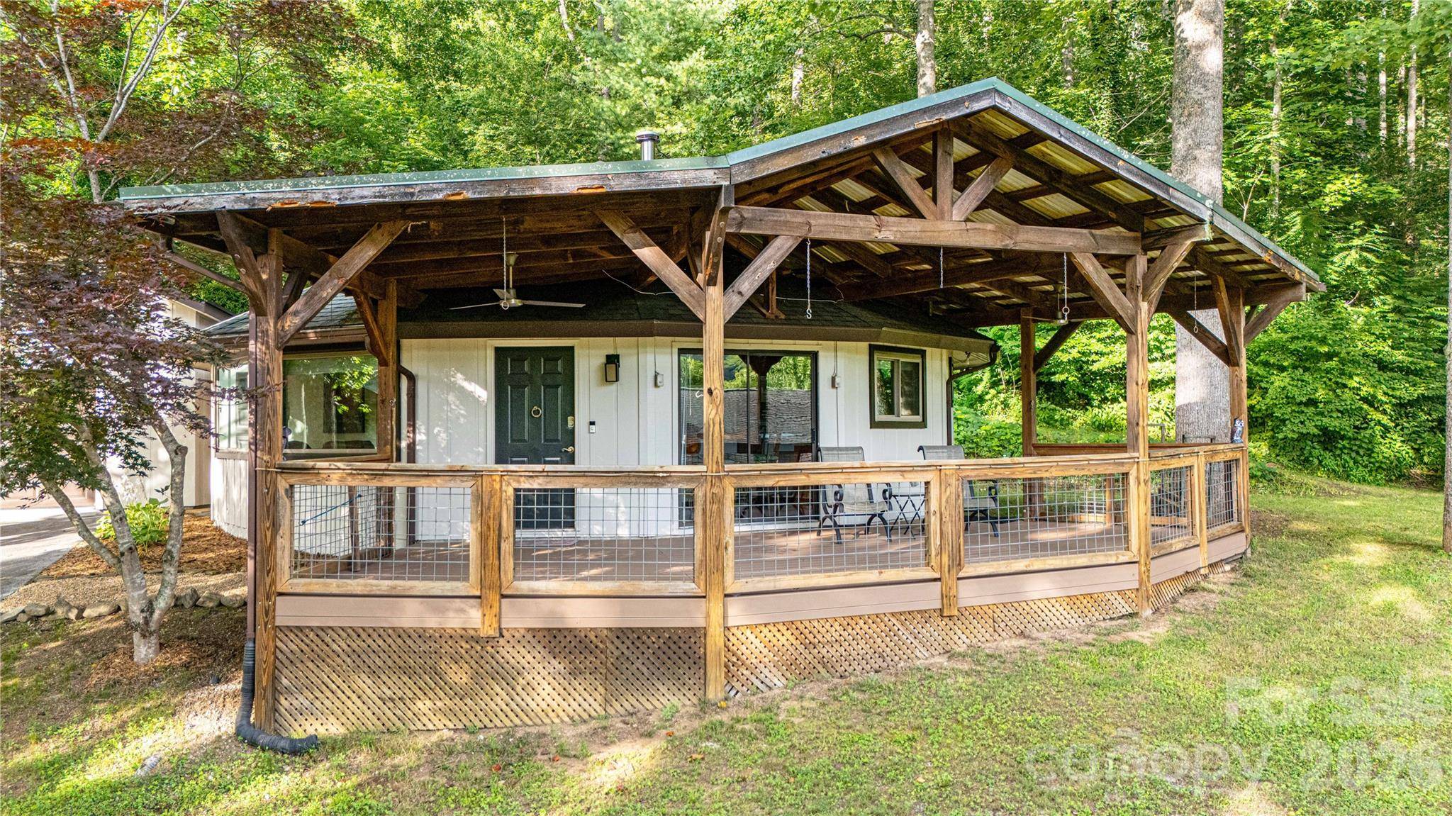 150 Freeman Knolls DR #6, Hendersonville, NC 28792
