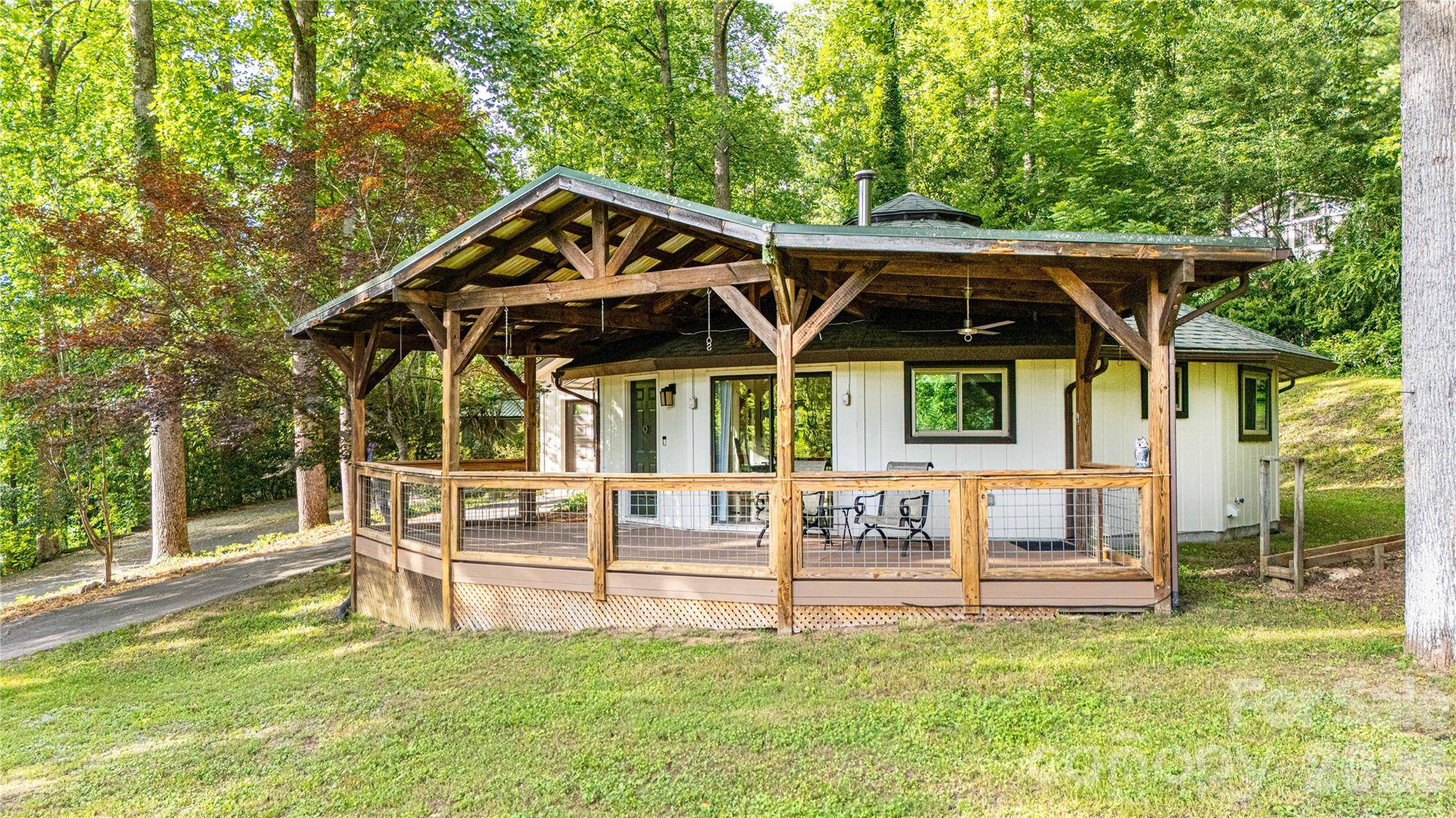 150 Freeman Knolls DR #6, Hendersonville, NC 28792