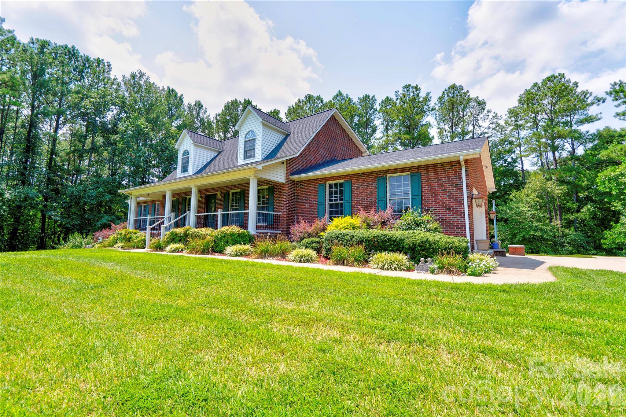 189 Hazelhurst LN, Mooresboro, NC 28114