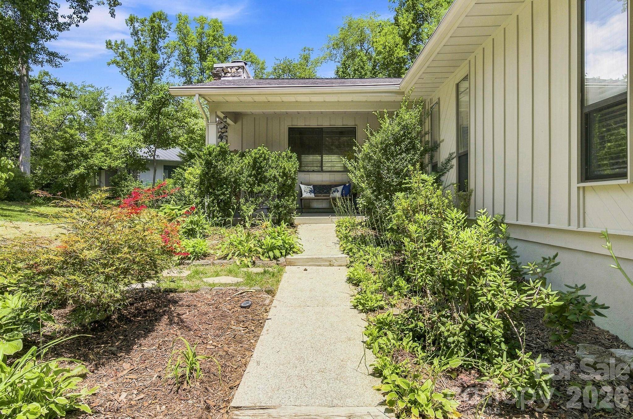 3020 Chestnut Tree RD, Hendersonville, NC 28792