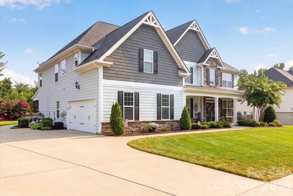 10515 Sweethaven LN, Harrisburg, NC 28075